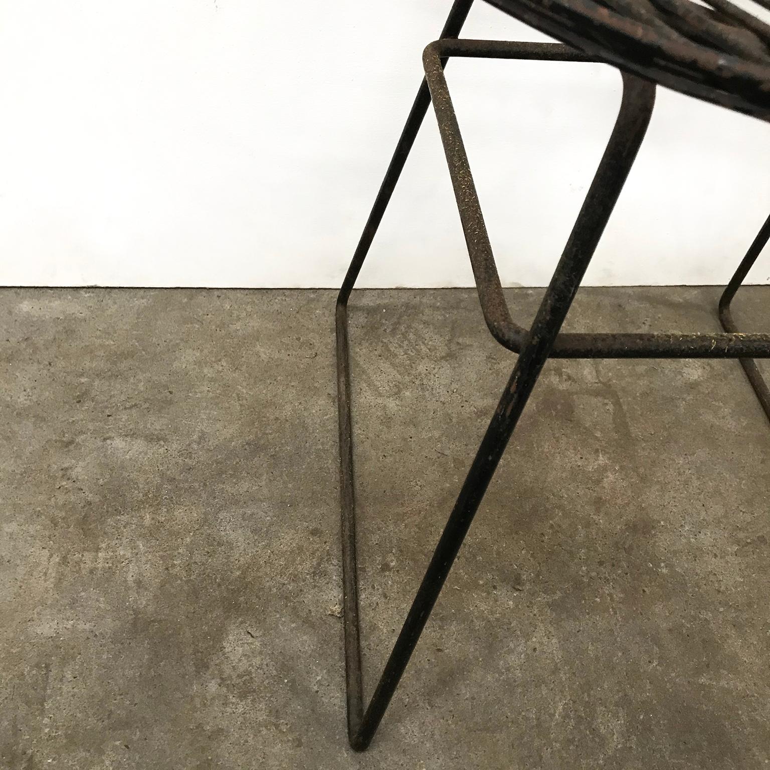 Silla de comedor de alambre negro con bellas curvas y elegante silueta, hacia 1960 en venta 11