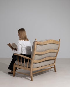 Sofá de madera de roble color crema, de alrededor de 1960, con asiento y respaldo tapizados