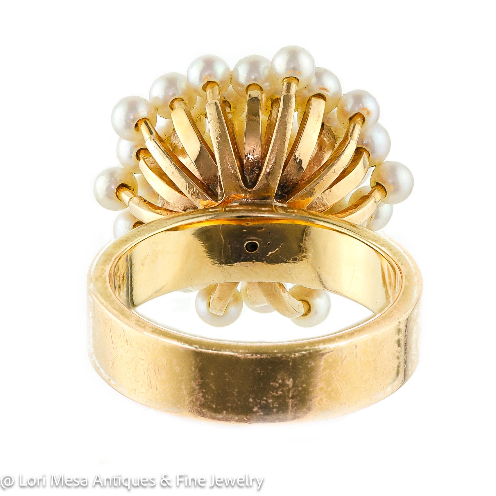 Circa 1960 Zuchtperlen- und Gelbgold-Cluster-Ring Damen im Angebot