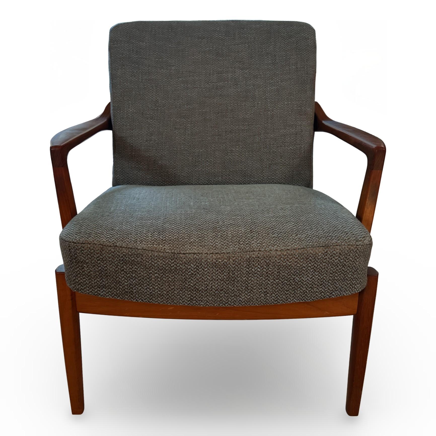 Scandinave moderne Fauteuil de salon danois moderne en teck modèle 125 par Tove et Edvard Kindt-La, vers 1960 en vente