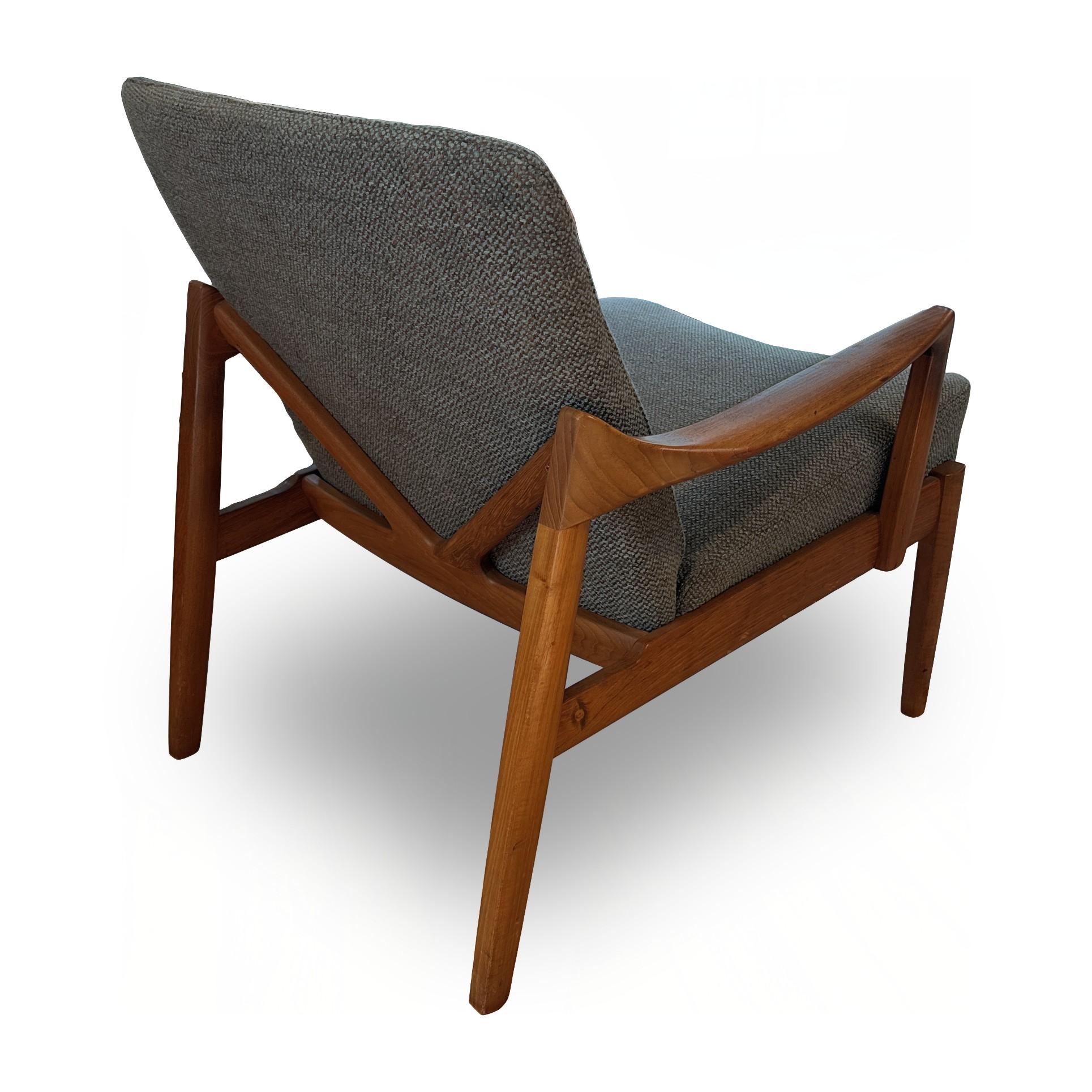 Tissu d'ameublement Fauteuil de salon danois moderne en teck modèle 125 par Tove et Edvard Kindt-La, vers 1960 en vente