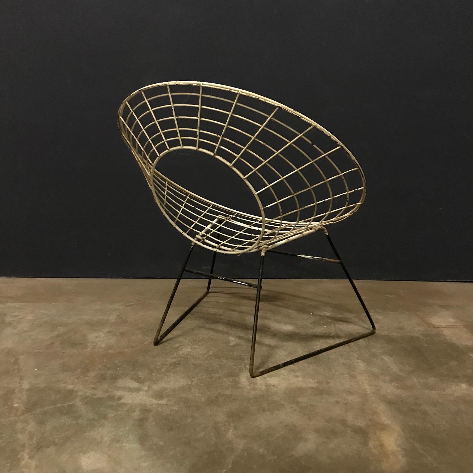 Mid-20th Century Elegant 1960s Chair in Style of Ferrari and Hardoy Plus Bertoia, circa 1960 For Sale