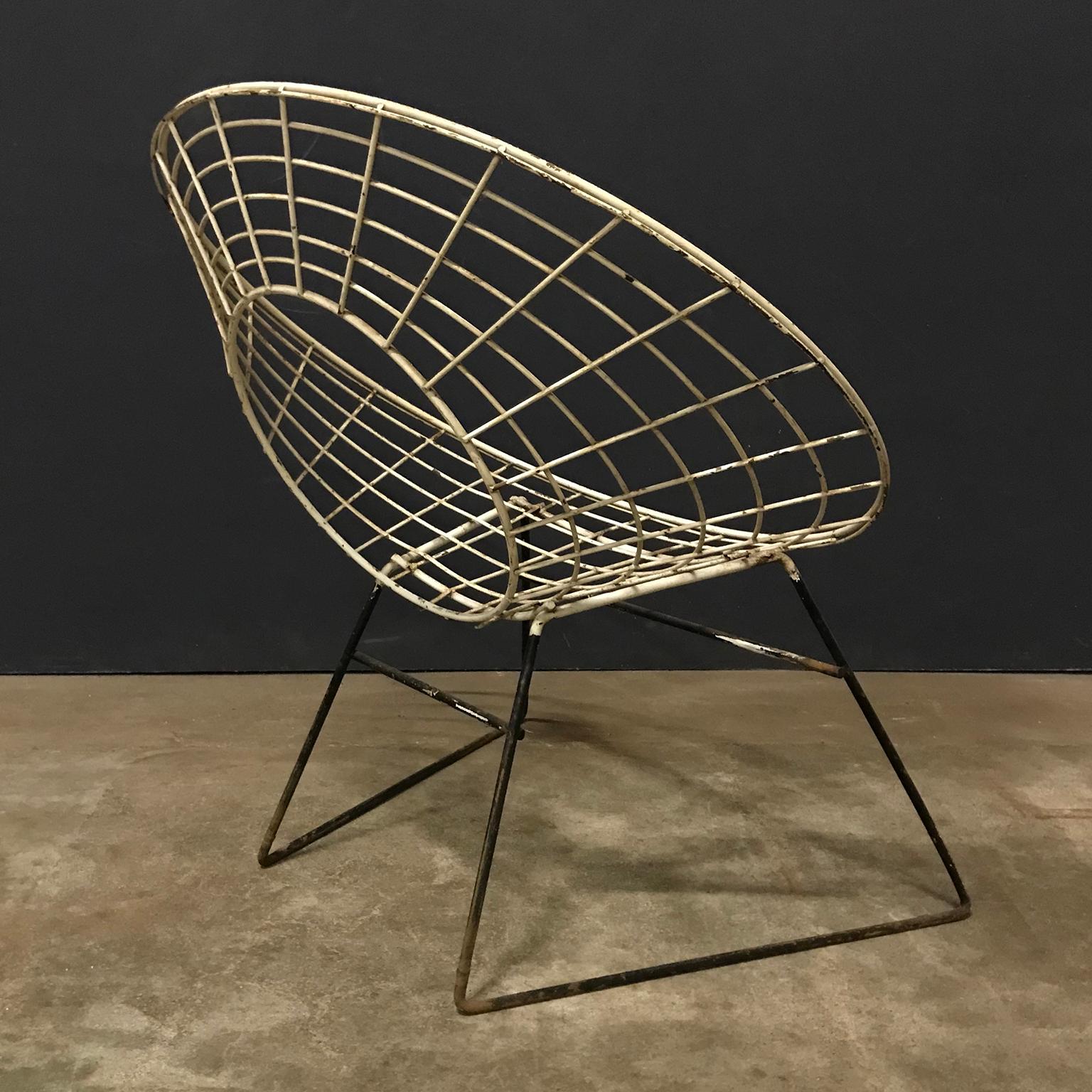 Metal Elegant 1960s Chair in Style of Ferrari and Hardoy Plus Bertoia, circa 1960 For Sale