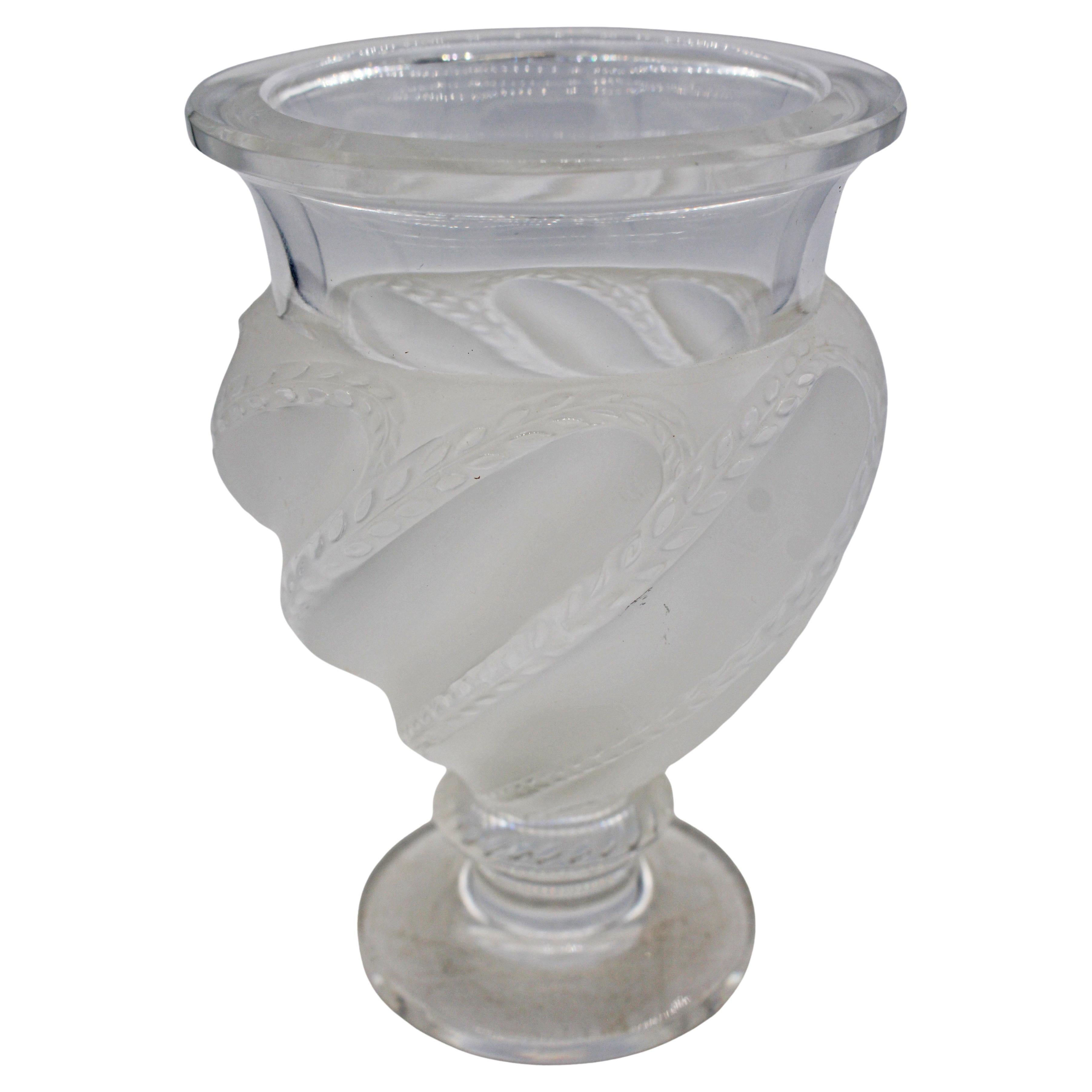 Vaso di cristallo trasparente e smerigliato Lalique francese del 1960 circa