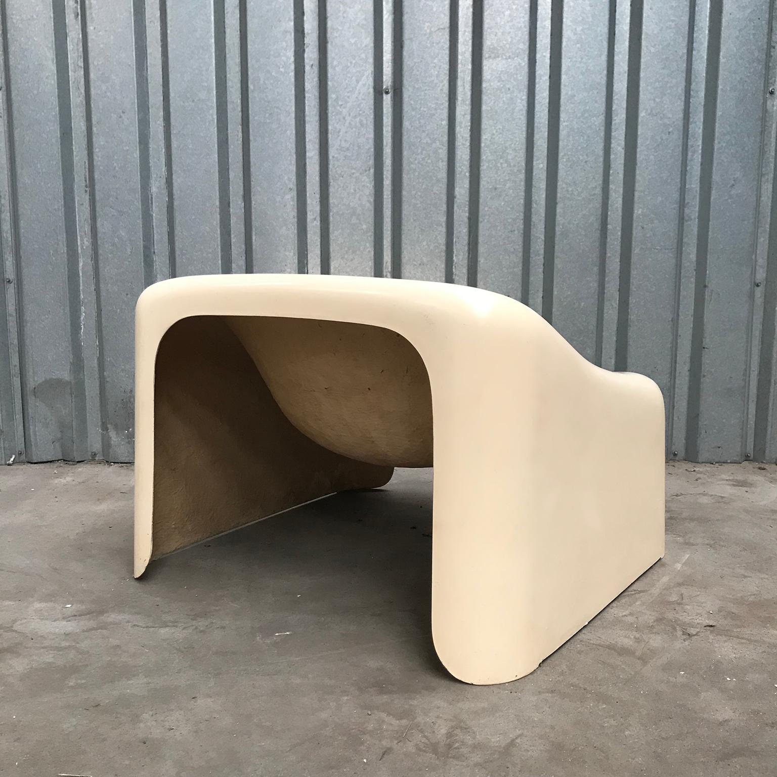 Plastic Comfortable Easy Chair in Off-White, circa 1960 In Good Condition In Amsterdam IJMuiden, NL