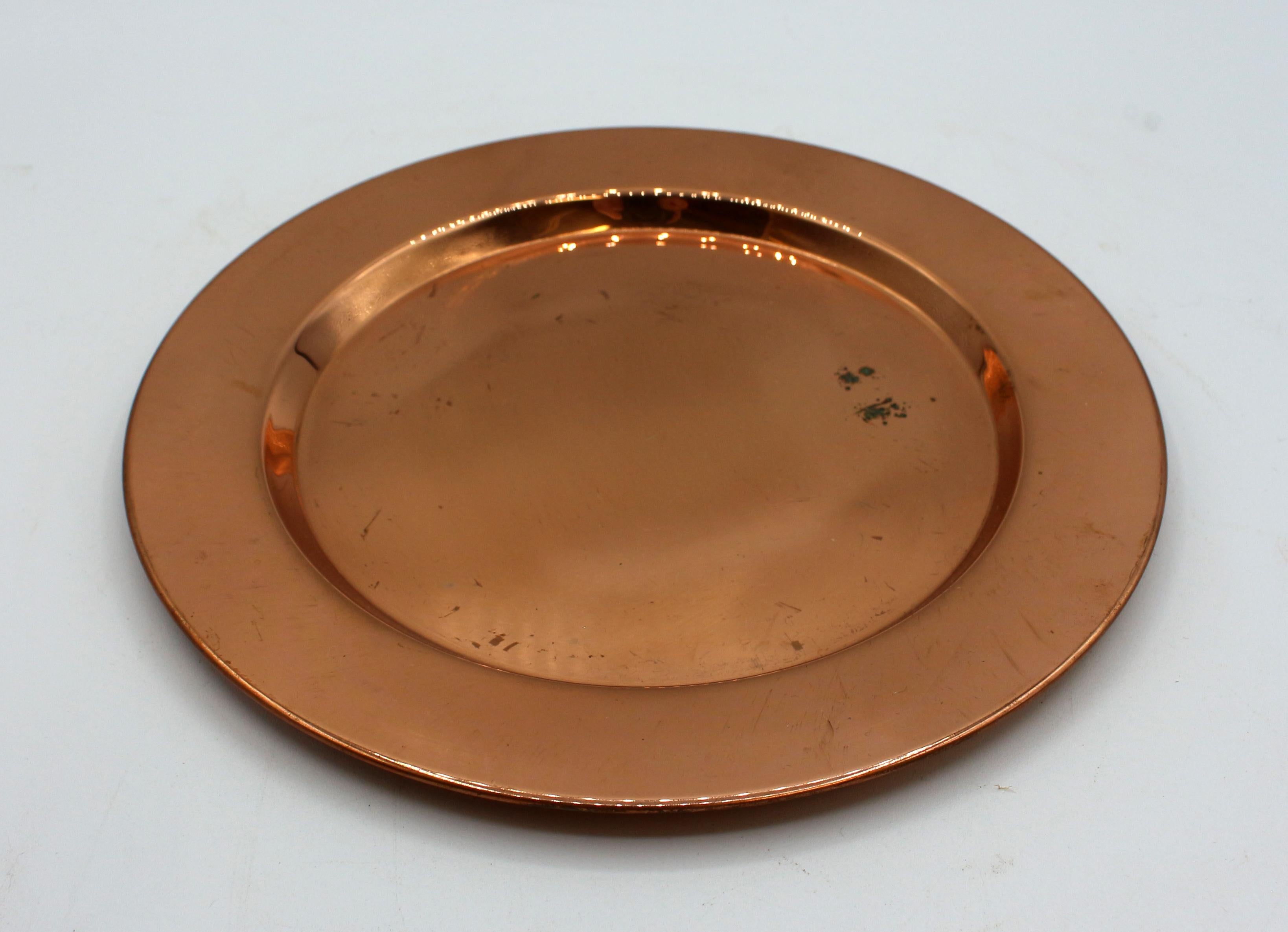 Circa 1960s Copper Fondue Pot and Stand by Magellan In Good Condition In Chapel Hill, NC