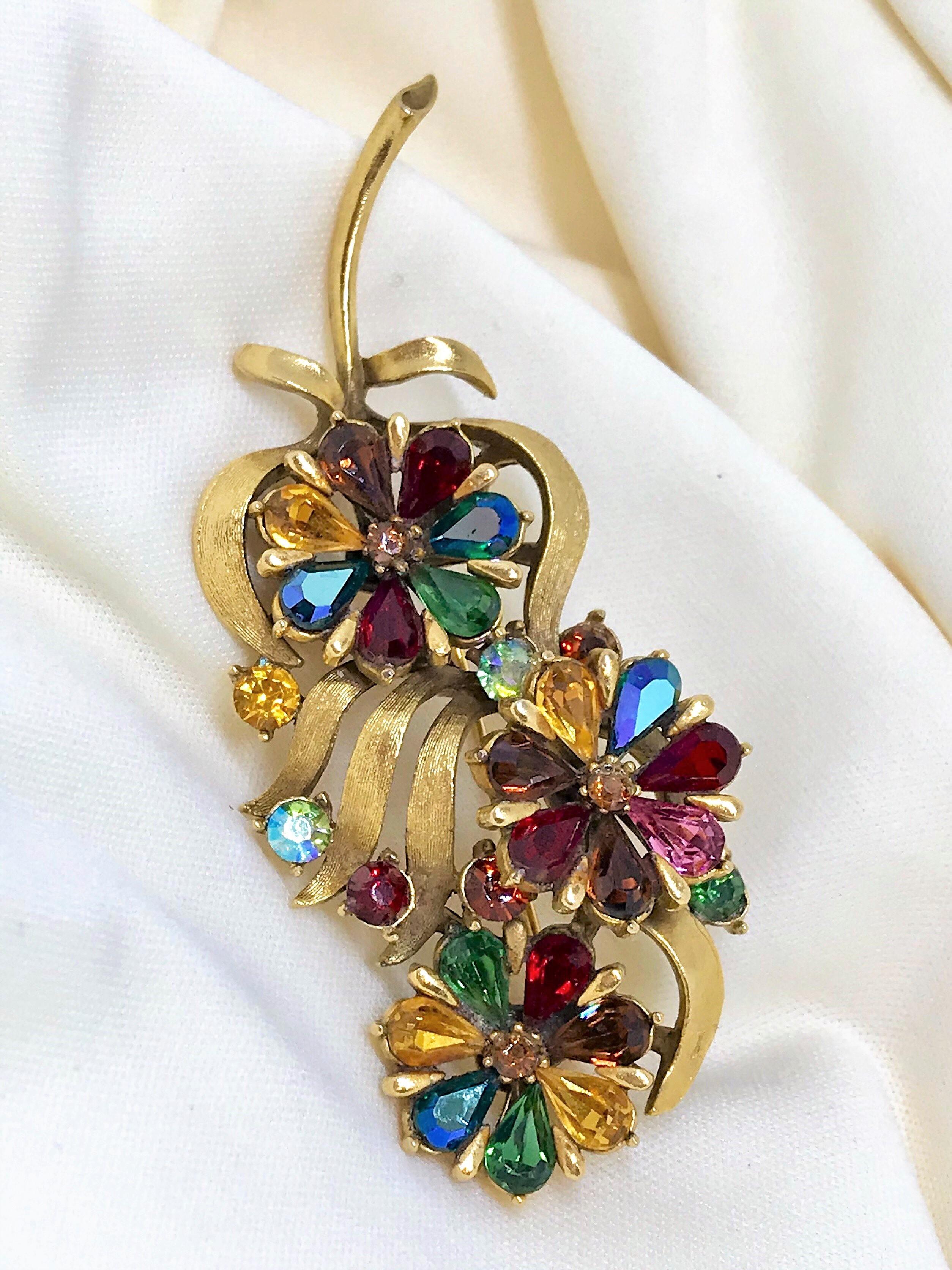 Women's or Men's Circa 1960s Coro Jewel-Tone Faceted Stone Brooch  For Sale