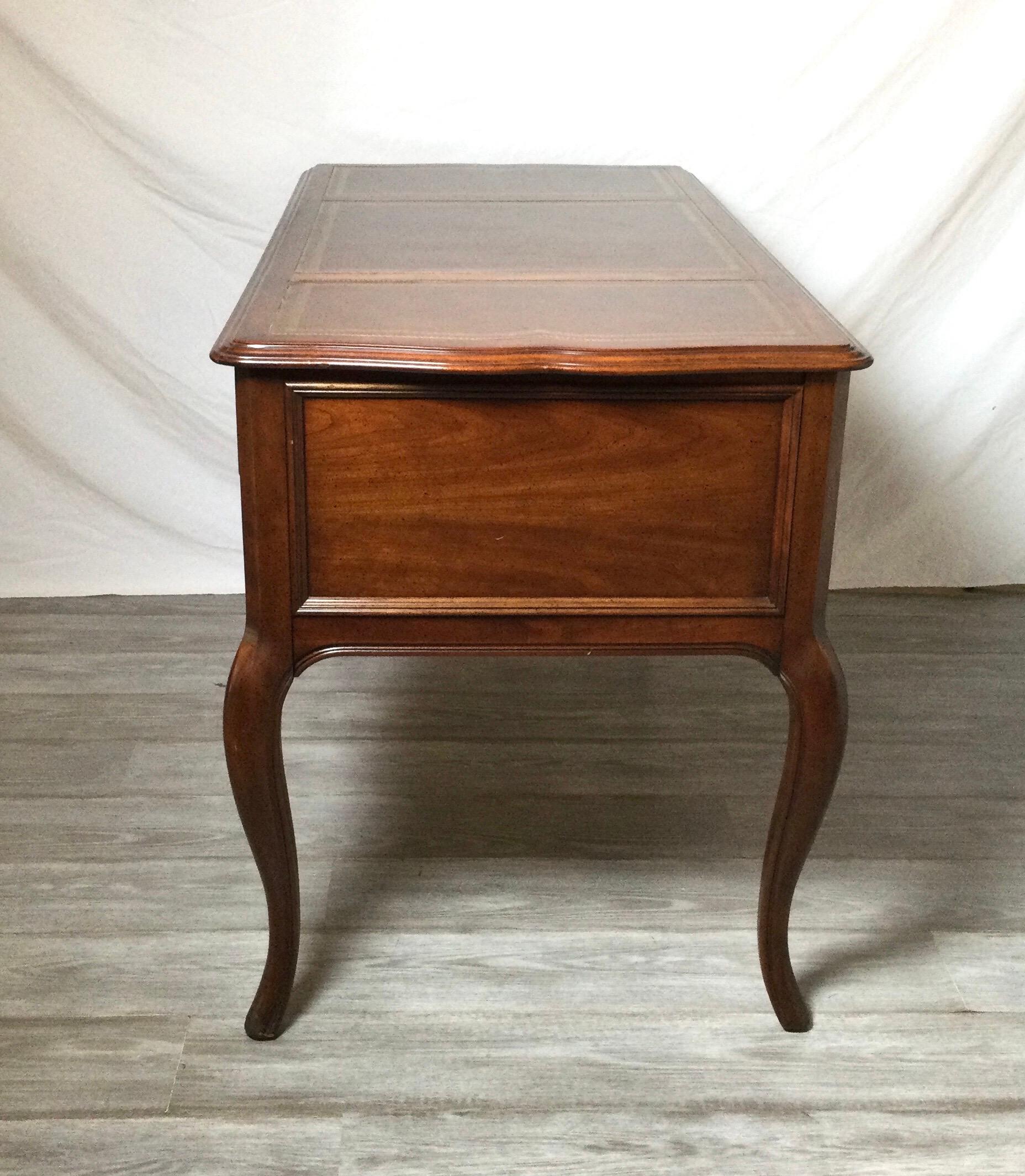 20th Century Circa 1960's Mid-Century Leather Top Walnut Desk by Sligh Furniture Co. Chicago For Sale