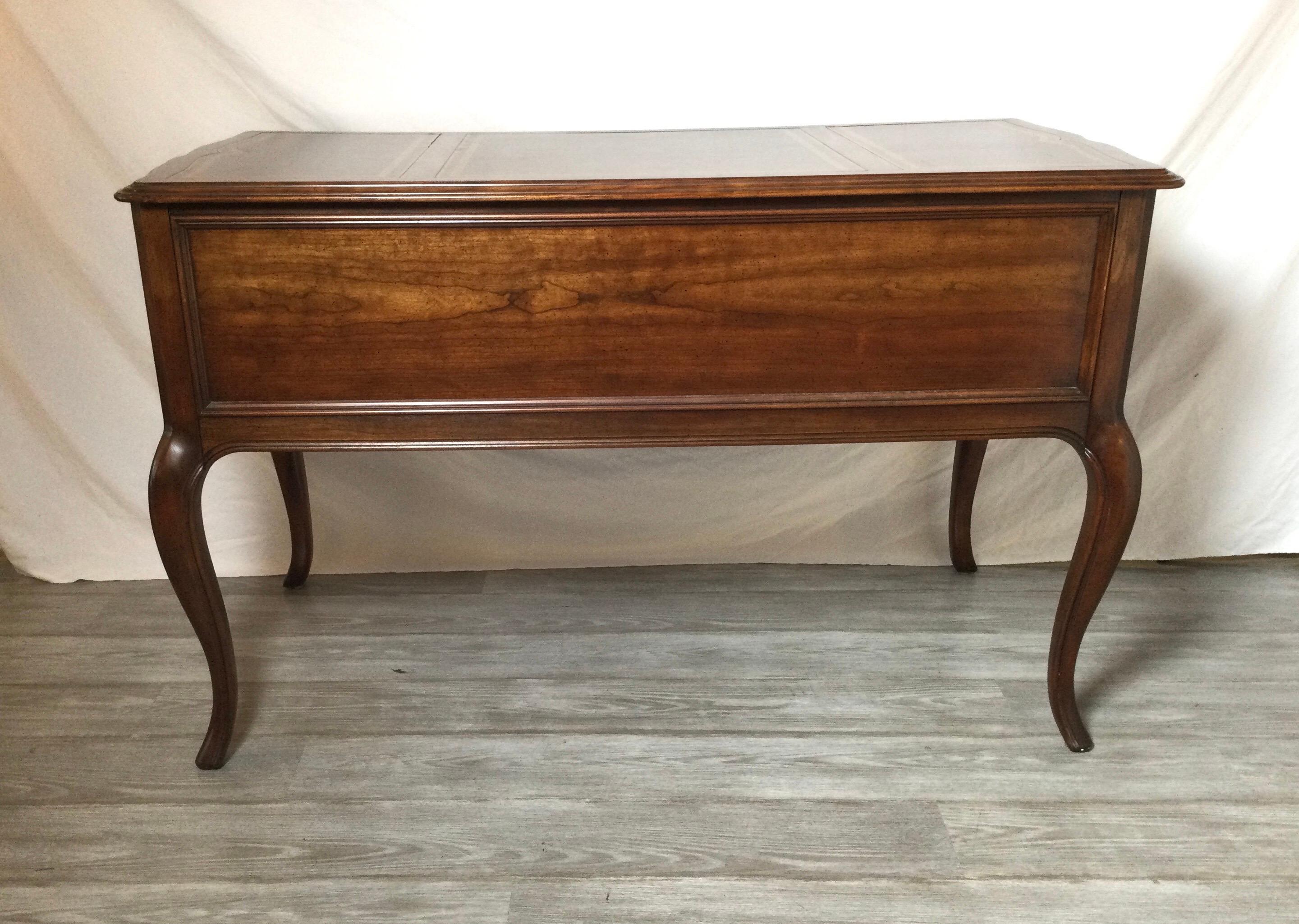 Circa 1960's Mid-Century Leather Top Walnut Desk by Sligh Furniture Co. Chicago For Sale 1