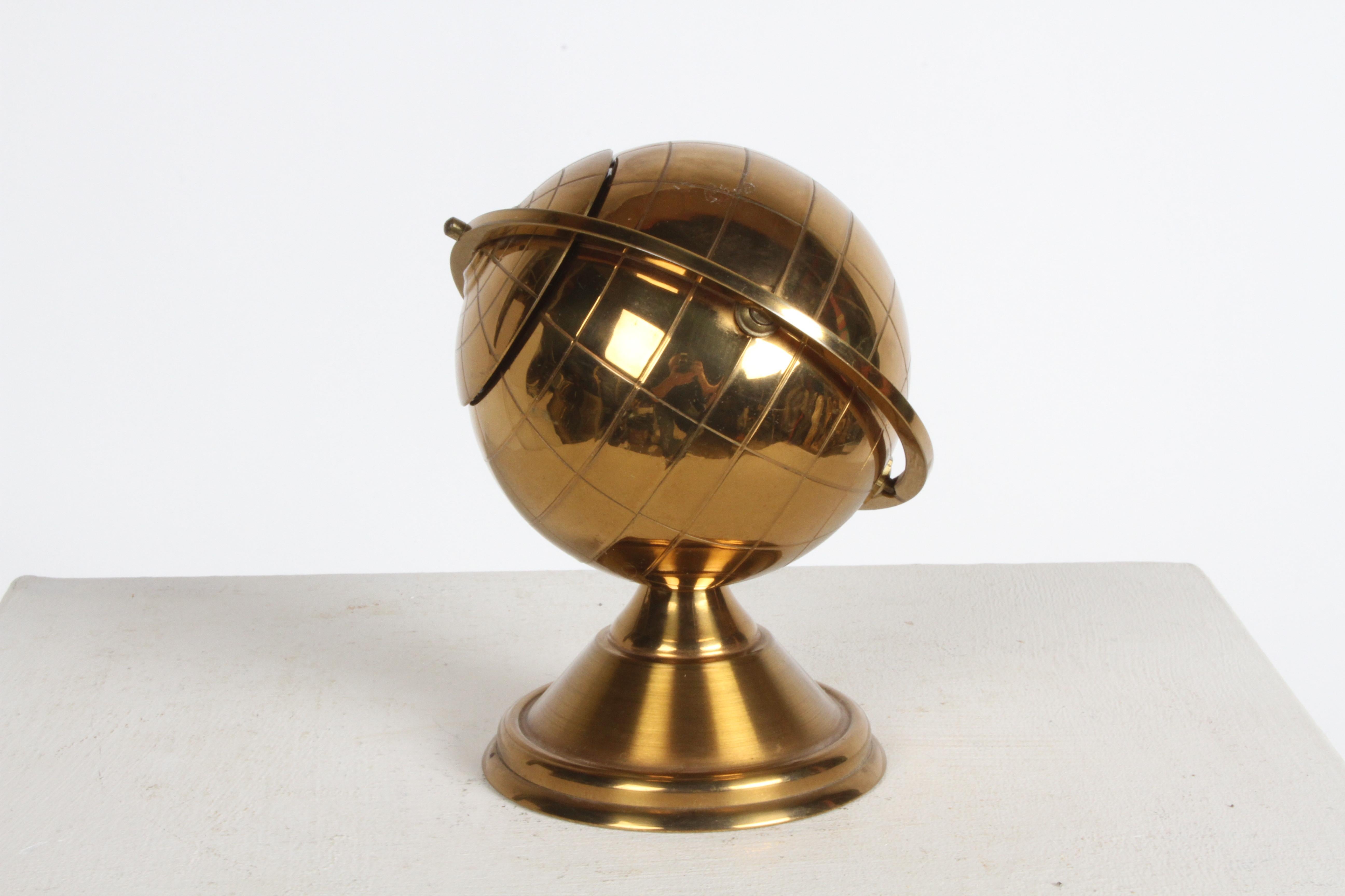 Circa 1960s Mid-Century Modern Brass Sputnik Globe - Opens to Cigarette Holder  For Sale 7