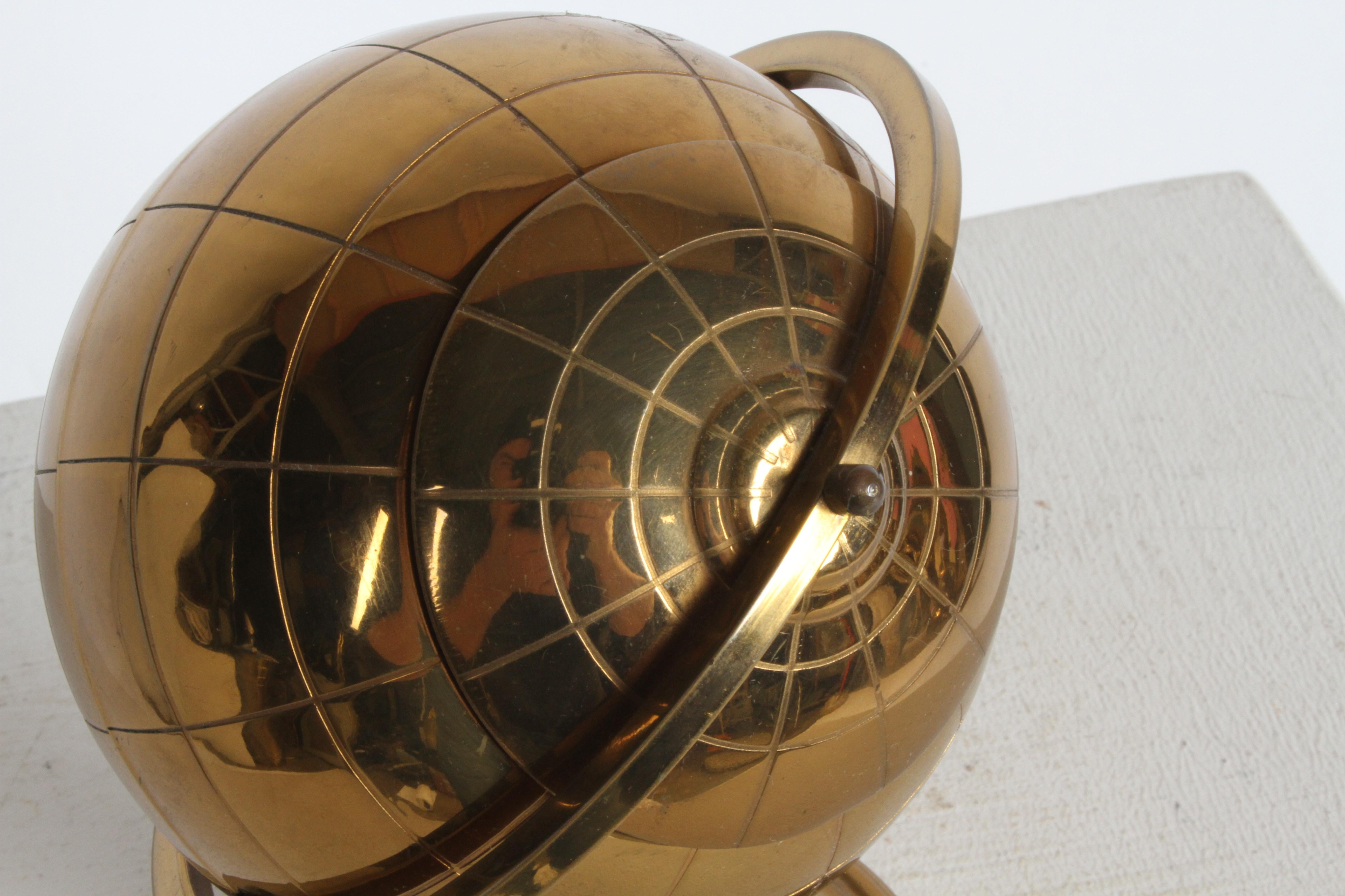 Circa 1960s Mid-Century Modern Brass Sputnik Globe - Opens to Cigarette Holder  For Sale 9