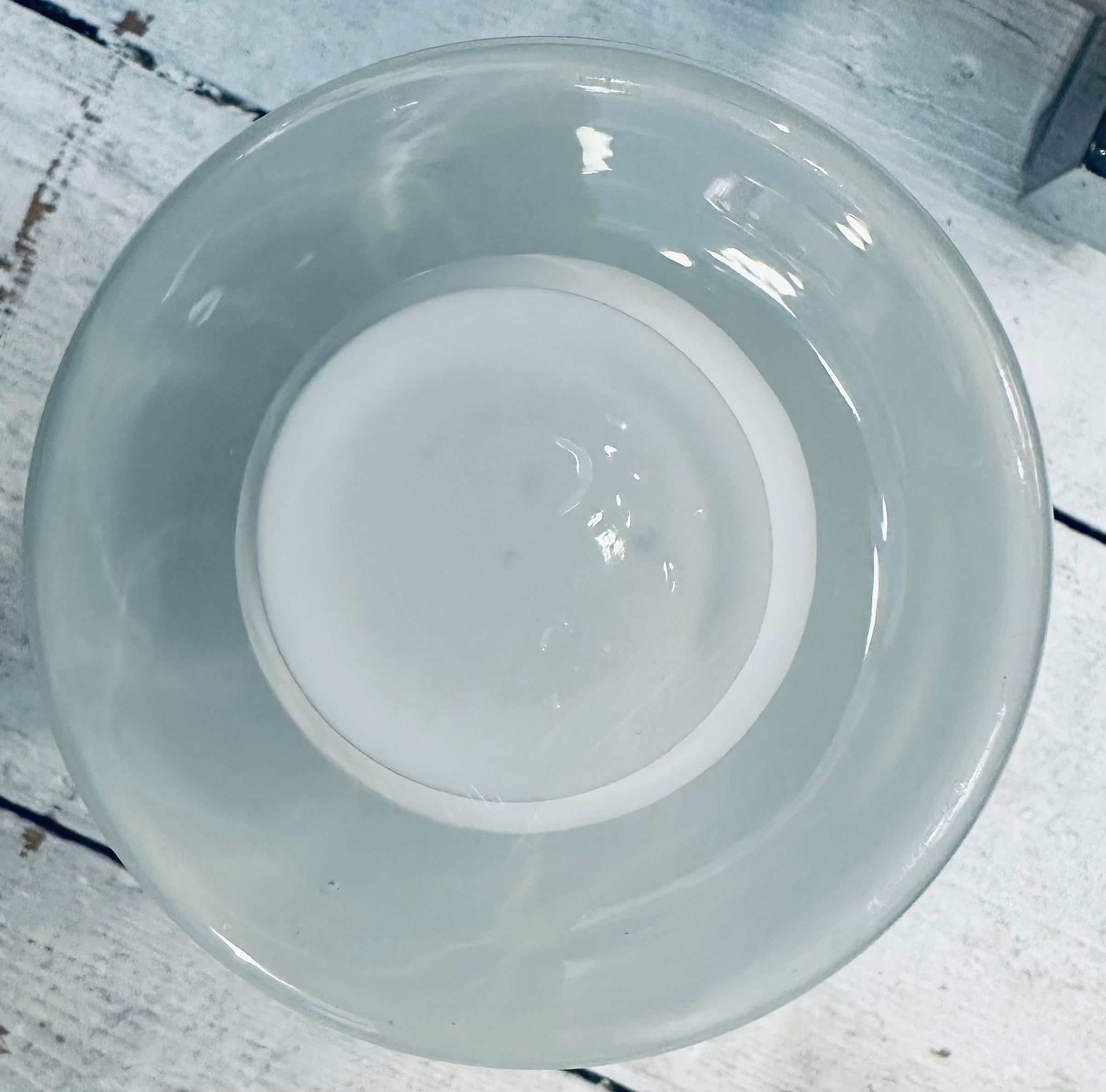 Circa 1960s Milky White & Clear Encased Conical Glass Vase attr. Holmegaard en vente 7