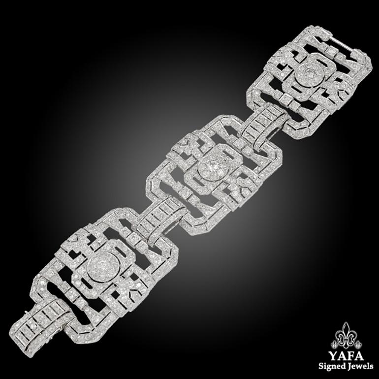 This magnificent bracelet that dates back to the 1960s is composed as a series of 3 connected links embellished with an opulence of brilliant diamonds weighing approximately 40 carats, finely crafted in platinum. A piece that emits the quintessence