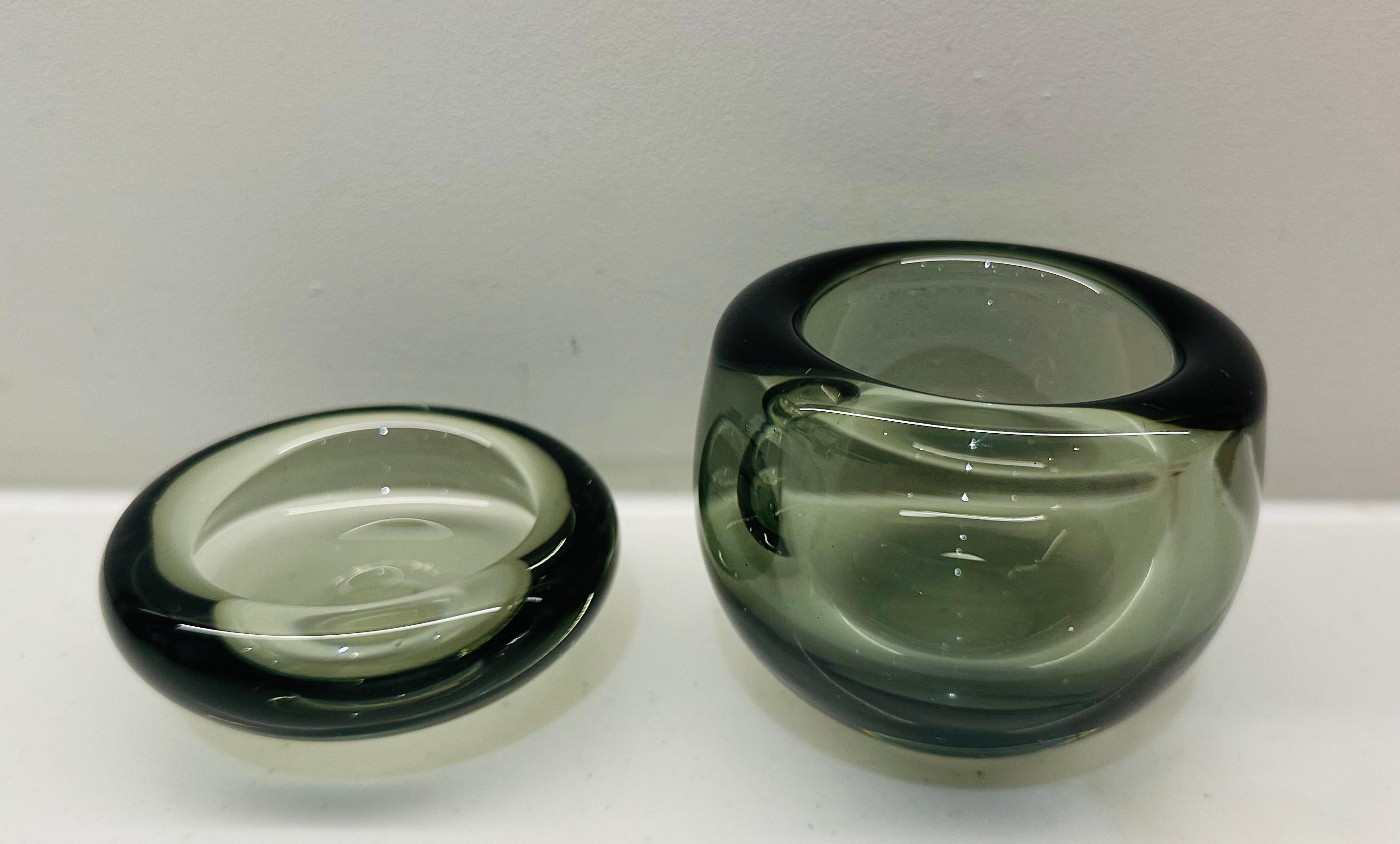 Circa 1960s Two Holmegaard Per Lütken Smoked Green Glass Bowls No 15739 100002 In Good Condition For Sale In London, GB