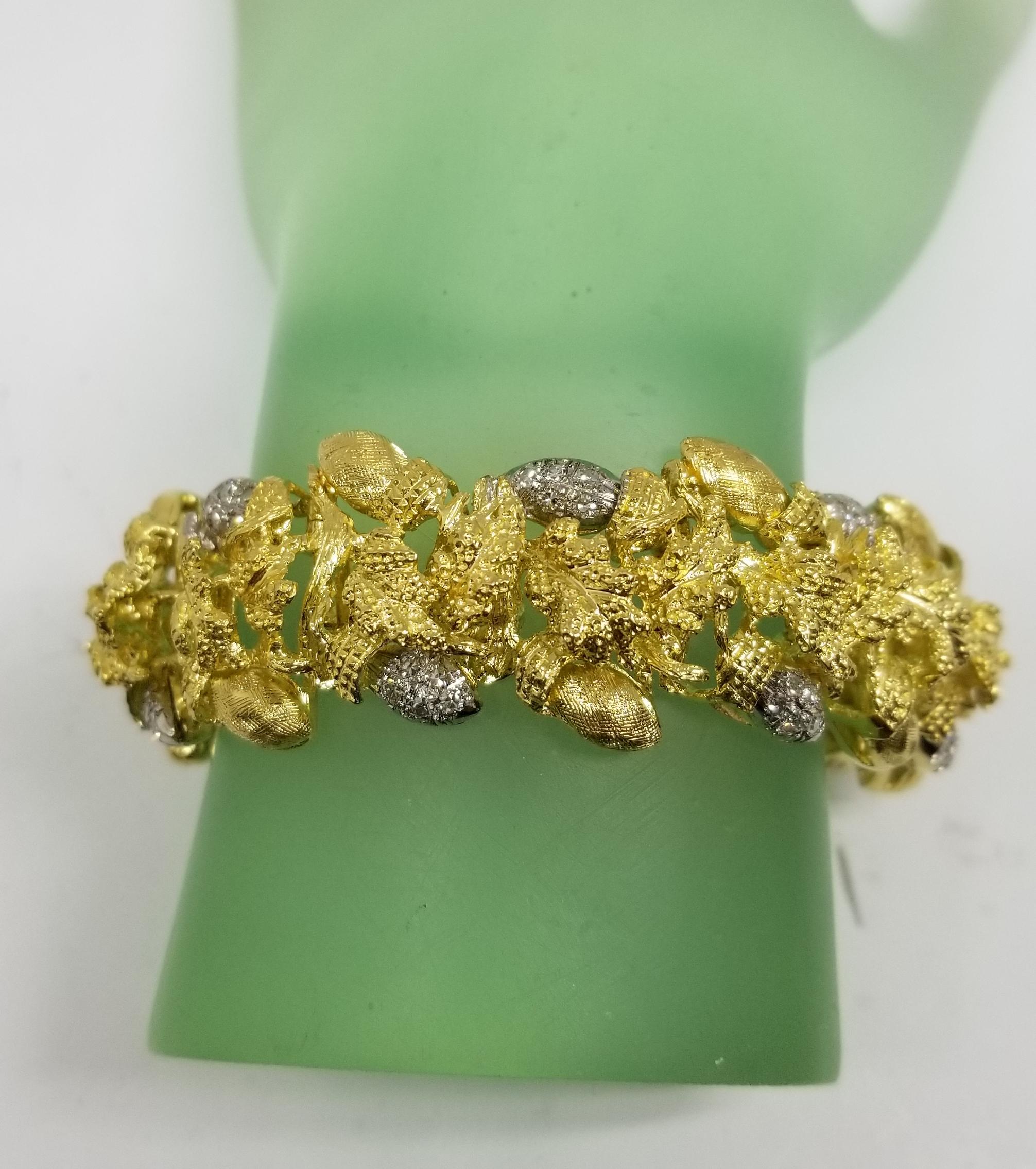 Round Cut Circa 1960s Vintage 18 Karat Yellow Gold Diamond Acorn and Leaf Bracelet For Sale
