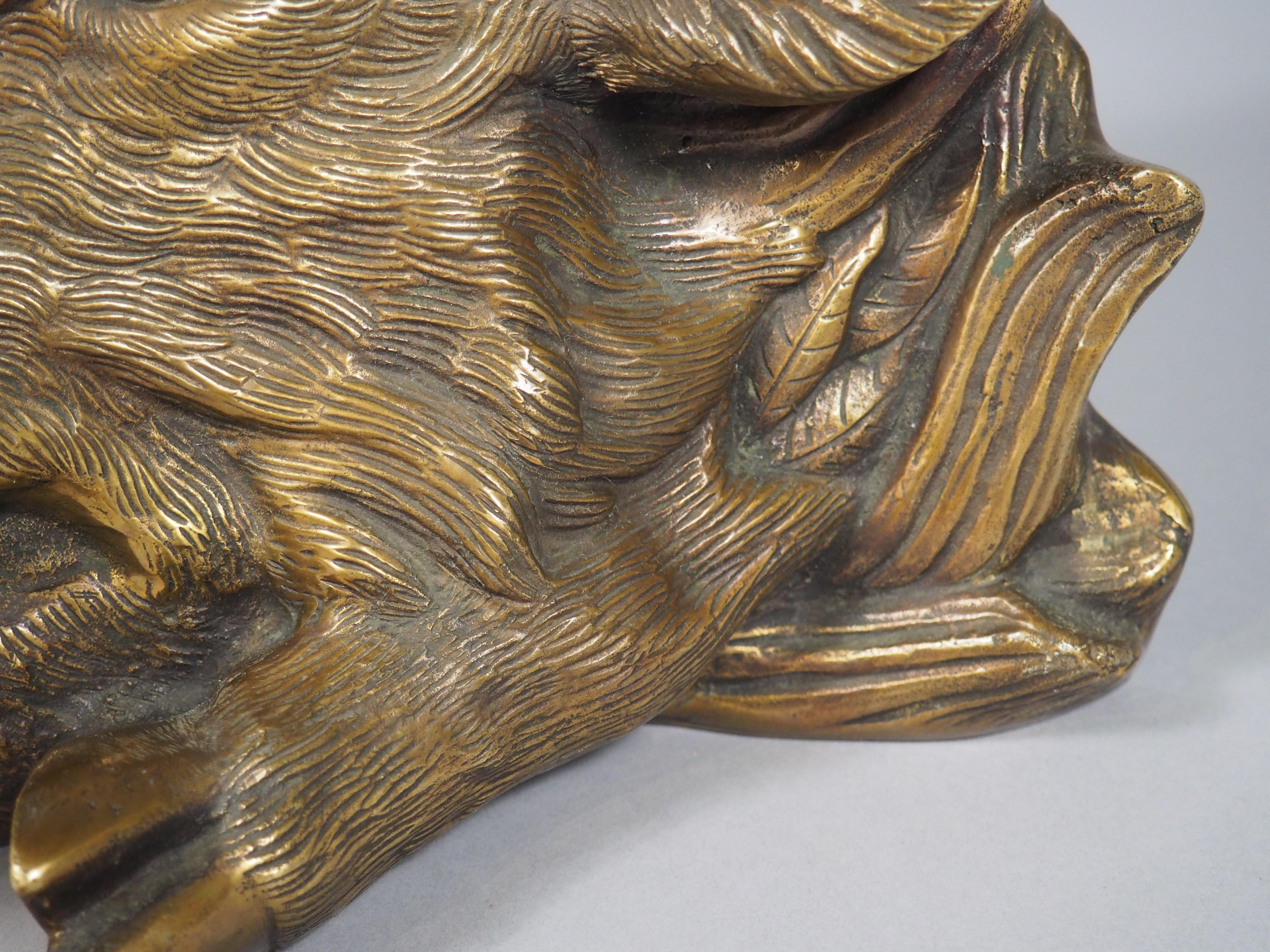 XX secolo Scultura in bronzo dorato francese di cinghiale del 1965 circa, base per lampada o da parete in vendita