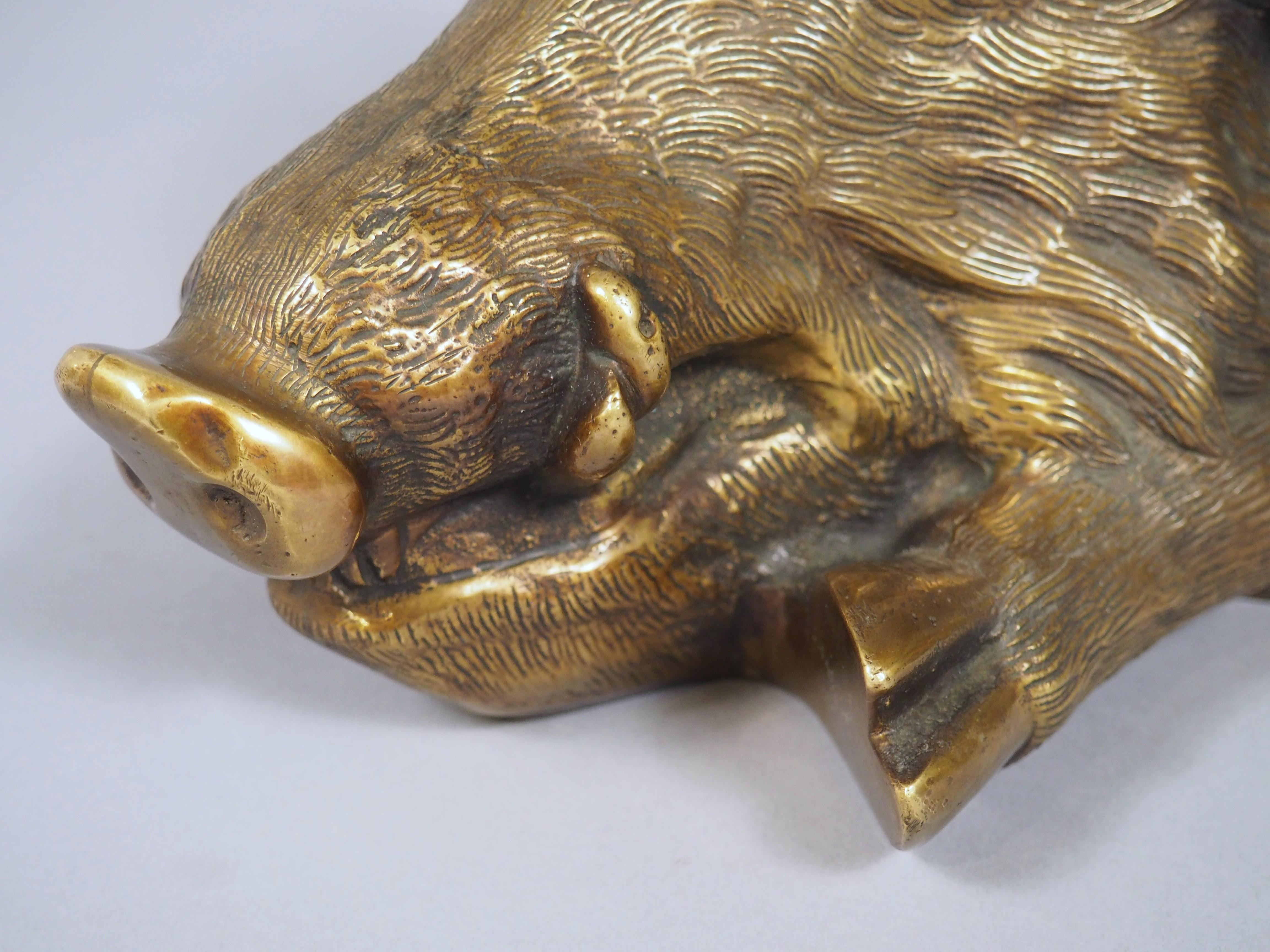 Metallo Scultura in bronzo dorato francese di cinghiale del 1965 circa, base per lampada o da parete in vendita