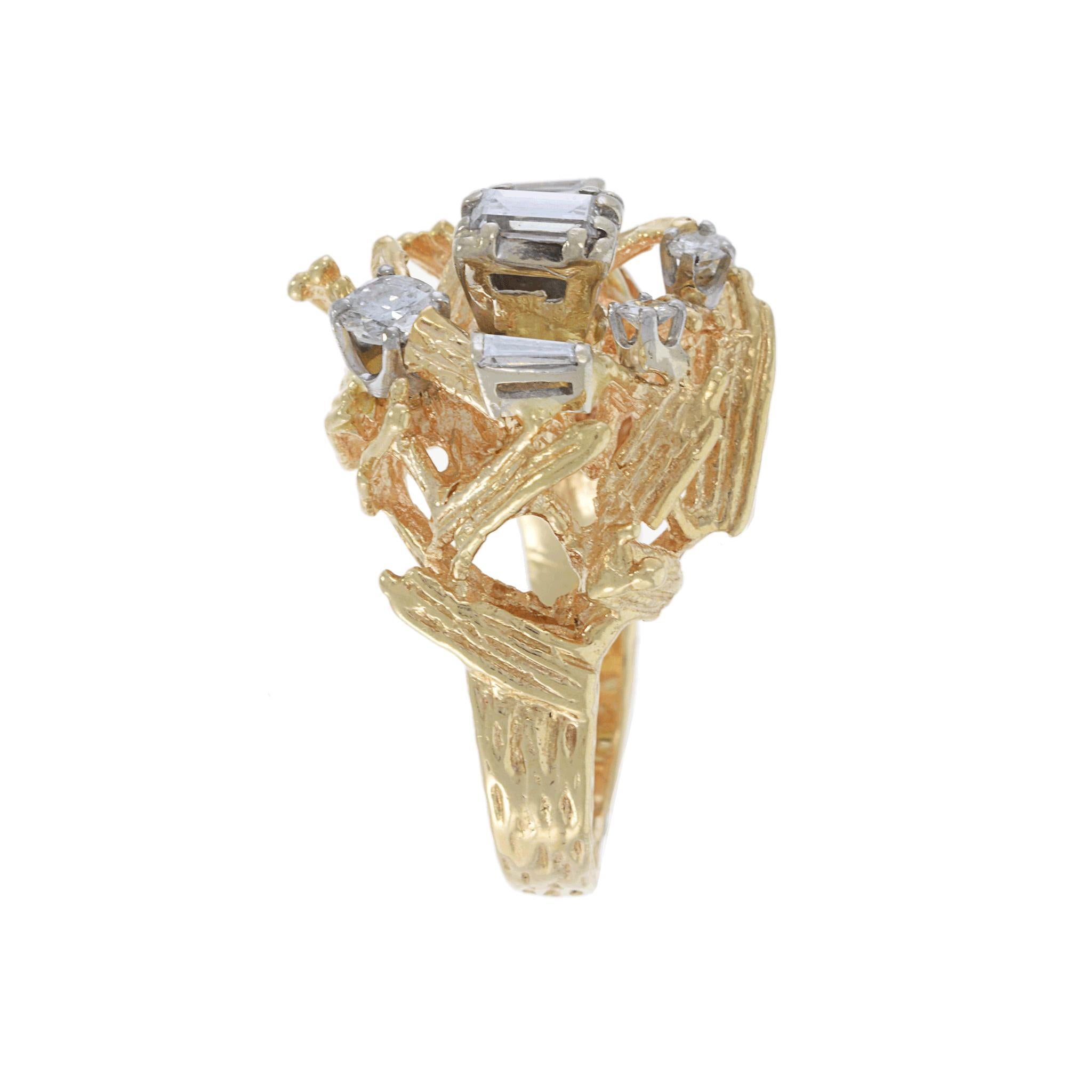 Circa 1970 Bague en or jaune 14KT avec diamant taille émeraude en vente 4