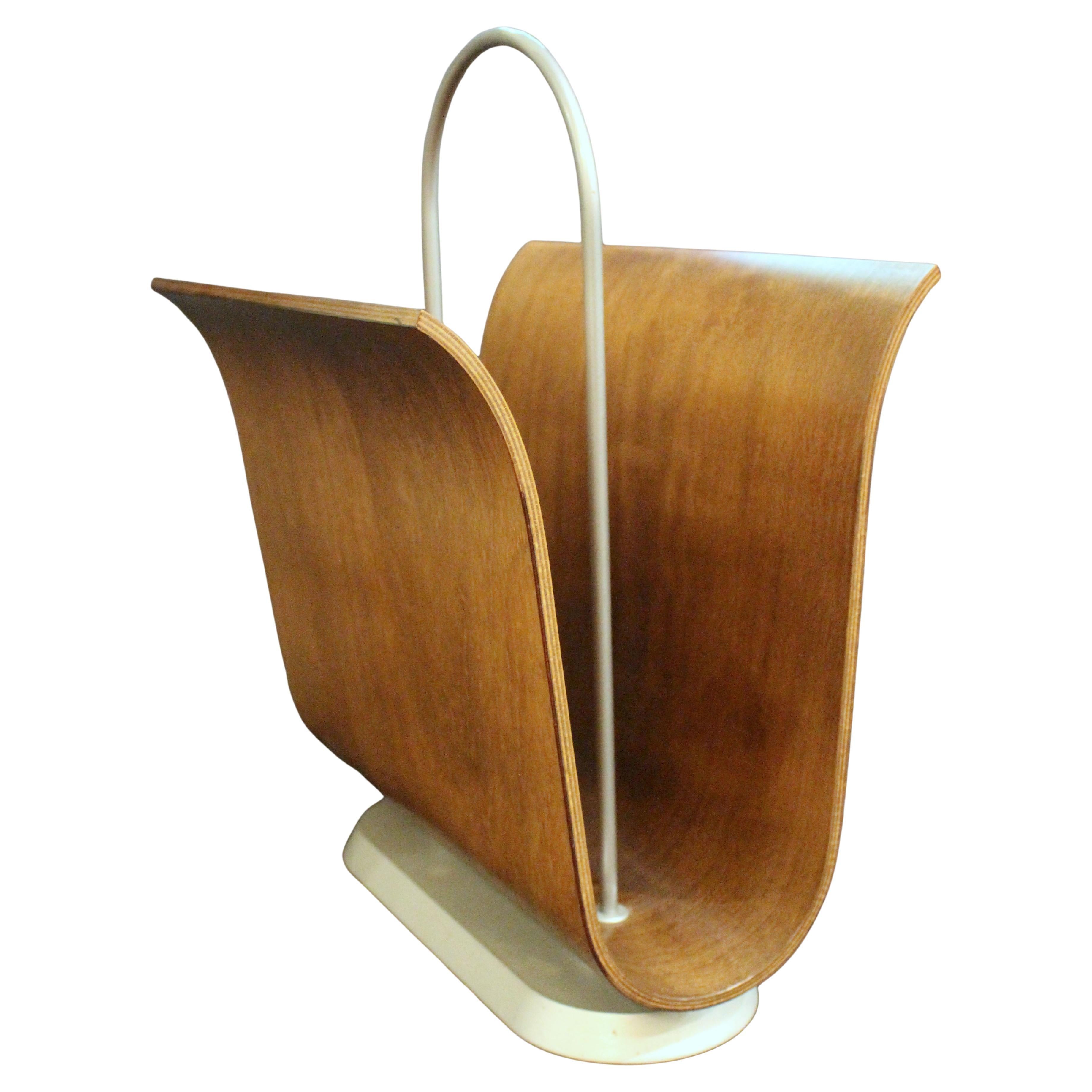 Circa 1970 French Magazine Rack by Ligne Roset en venta
