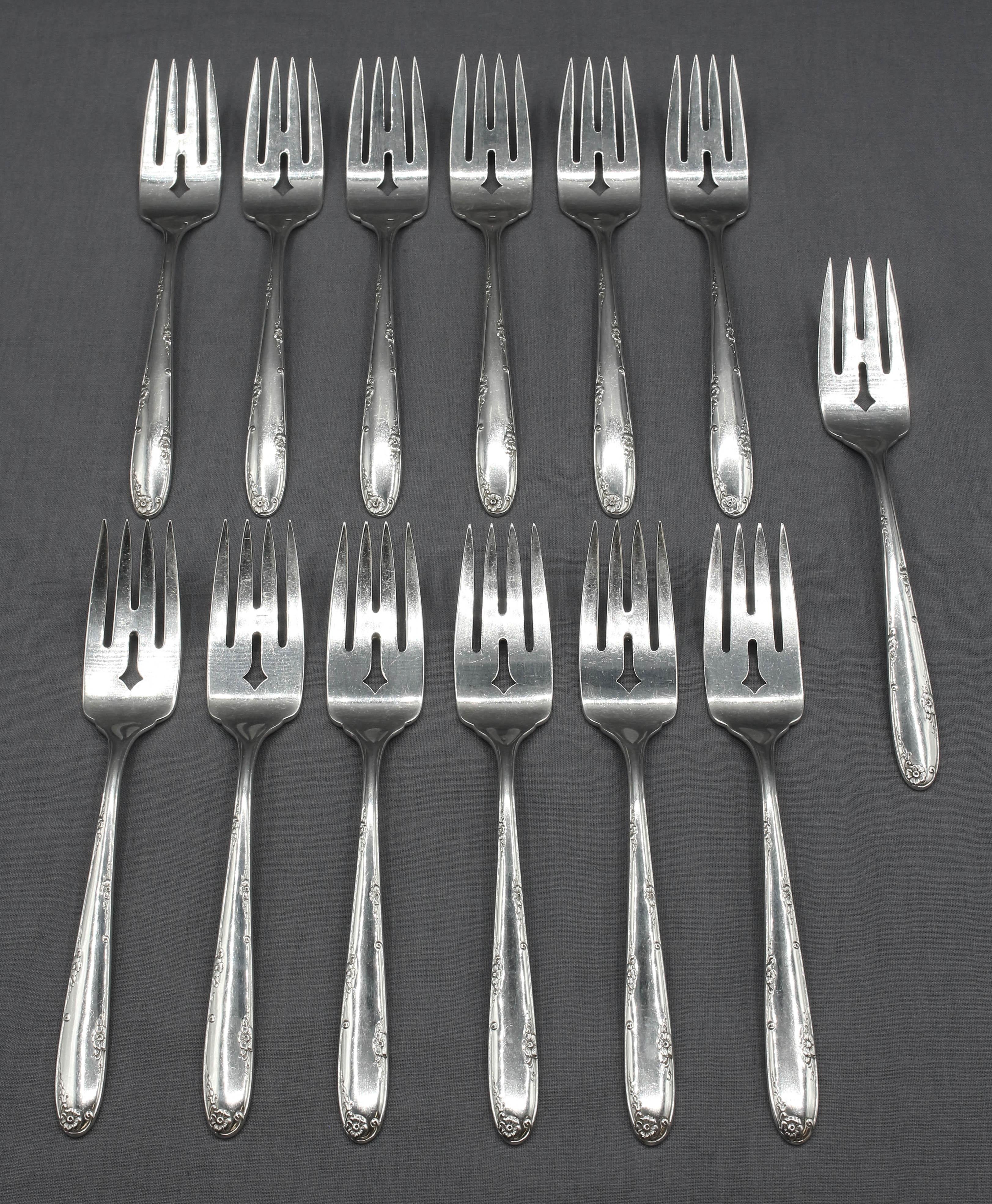 American Circa 1970 Madeira by Towle Sterling Silver 59-Piece Flatware Set