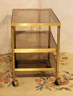 CIRCA 1970 Chariot en laiton et verre de style moderne du milieu du siècle dernier