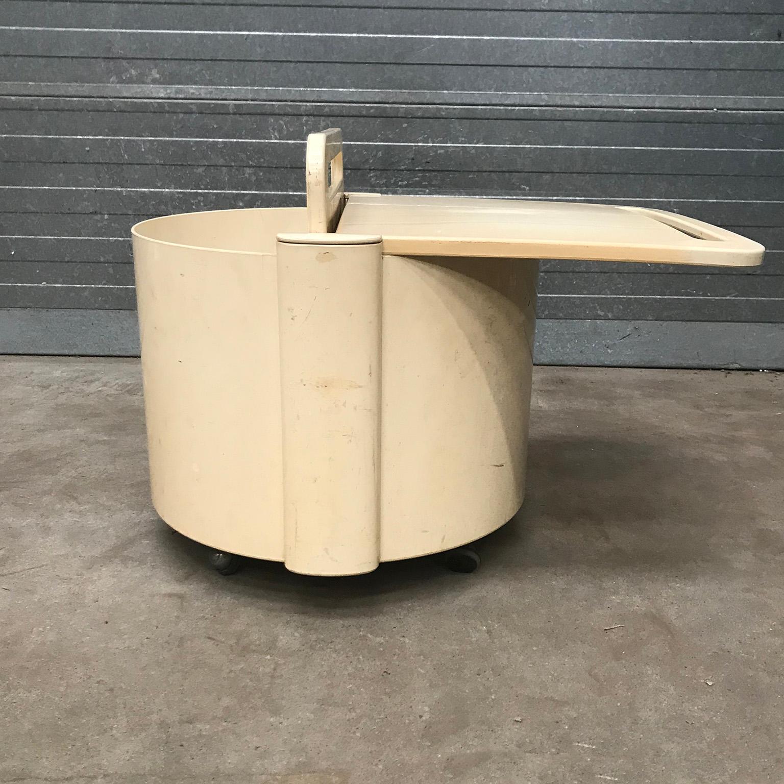 Mobile - Bar en plastique de l'ère spatiale des années 1970 en blanc cassé, vers 1970 en vente 1