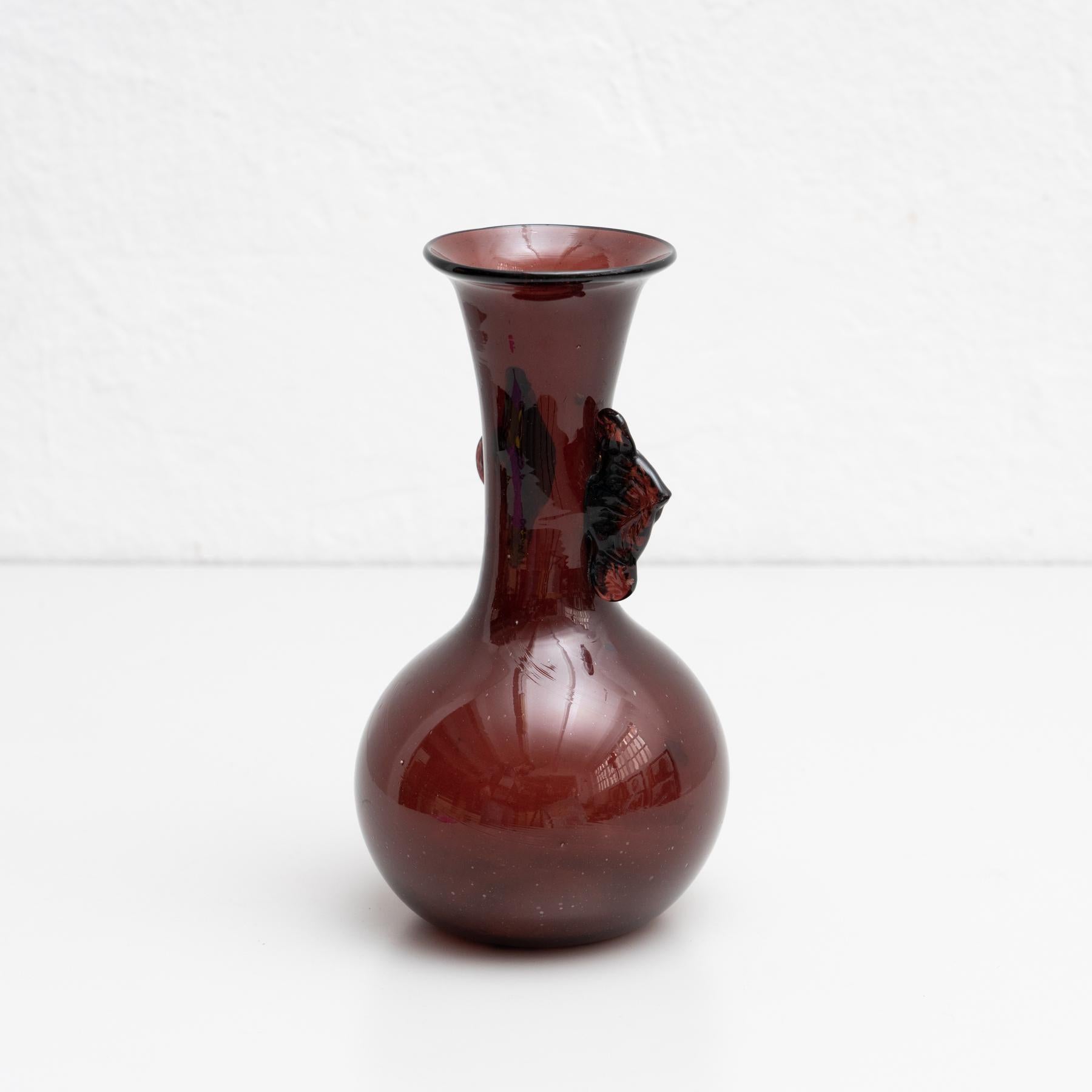 Vase en verre de Murano datant d'environ 1970 : artisanat italien classique et élégance intemporelle en vente 1