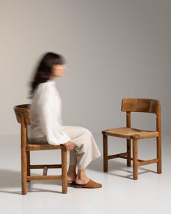 Par de sillas de madera natural de estilo moderno escandinavo, de alrededor de 1970