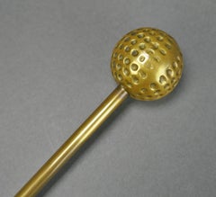 Circa 1970 Laiton massif Ball and Ball Horn Presse-papier de bureau