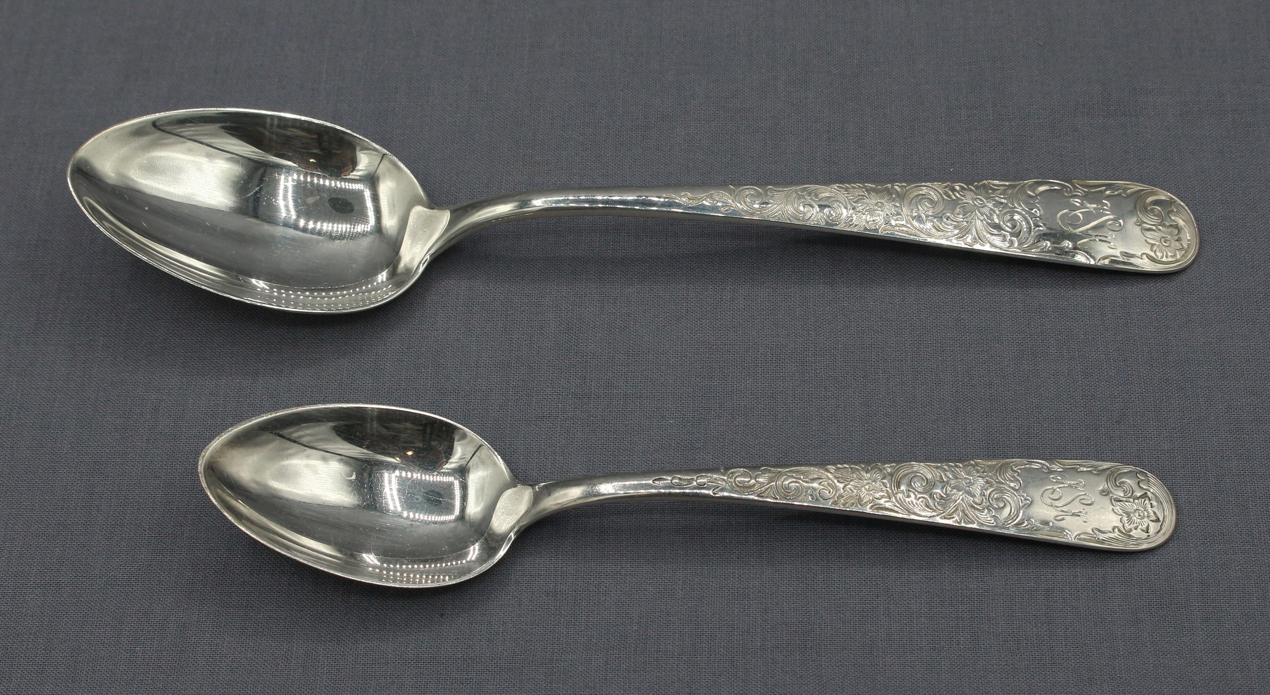 Circa 1970 Servicio de Cubiertos de Plata de Ley en Viejo Maryland Grabado por Kirk Movimiento estético