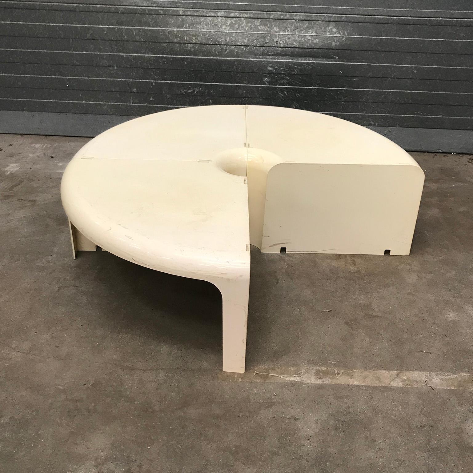 Three Half Round Plastic Side Tables in Off-White, circa 1970 In Good Condition For Sale In Amsterdam IJMuiden, NL