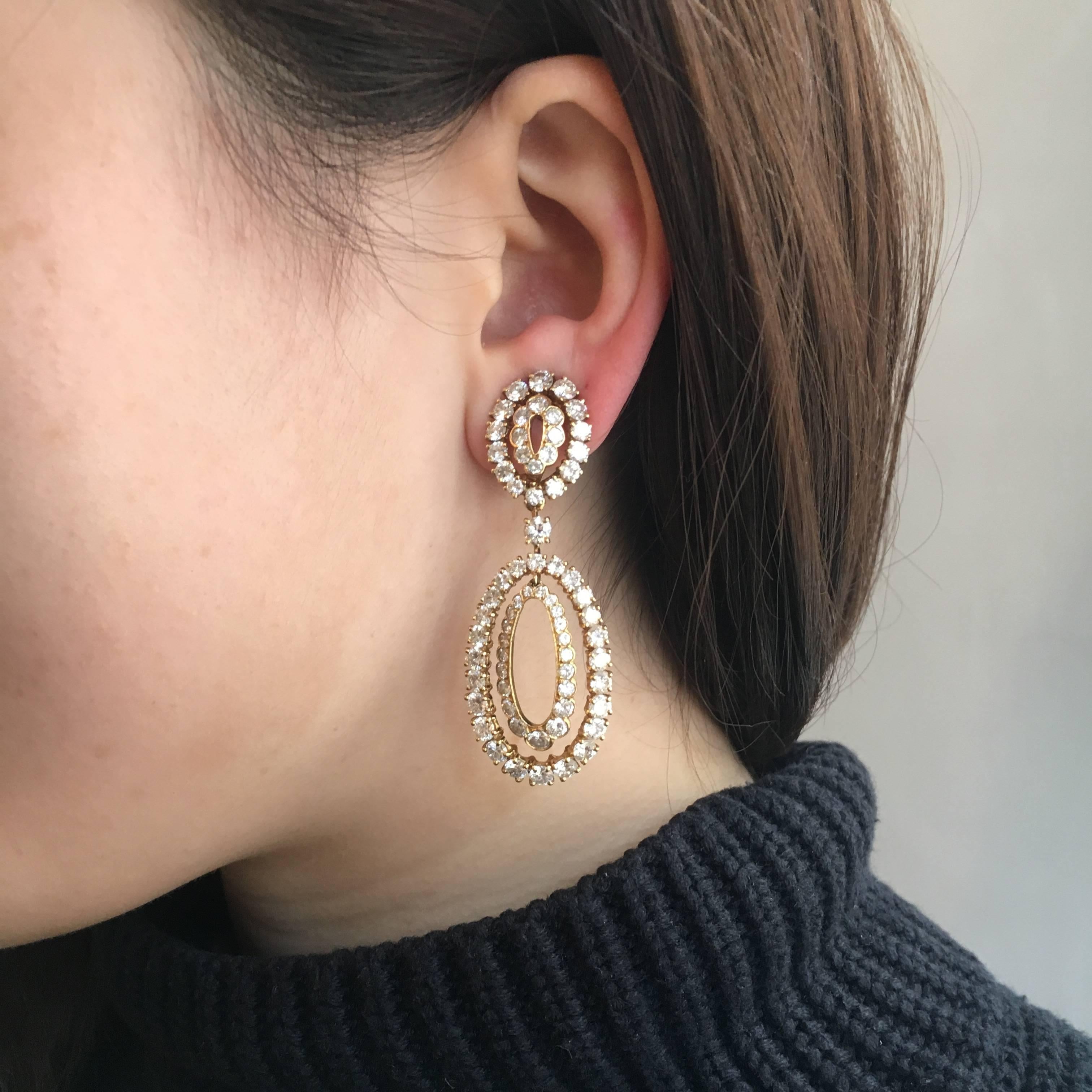 CIRCA Van Cleef & Arpels Diamant or jaune Collier Boucles d'oreilles Parure Suite 4