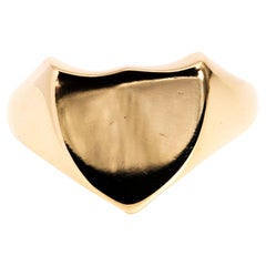 Circa 1970s 9 Carat Yellow Gold Vintage Men's Hallmarked Shield Signet Ring