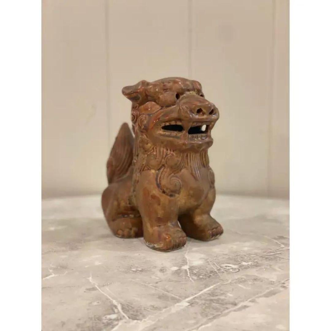 Céramique Statue de chien Foo en céramique asiatique des années 1970 en vente