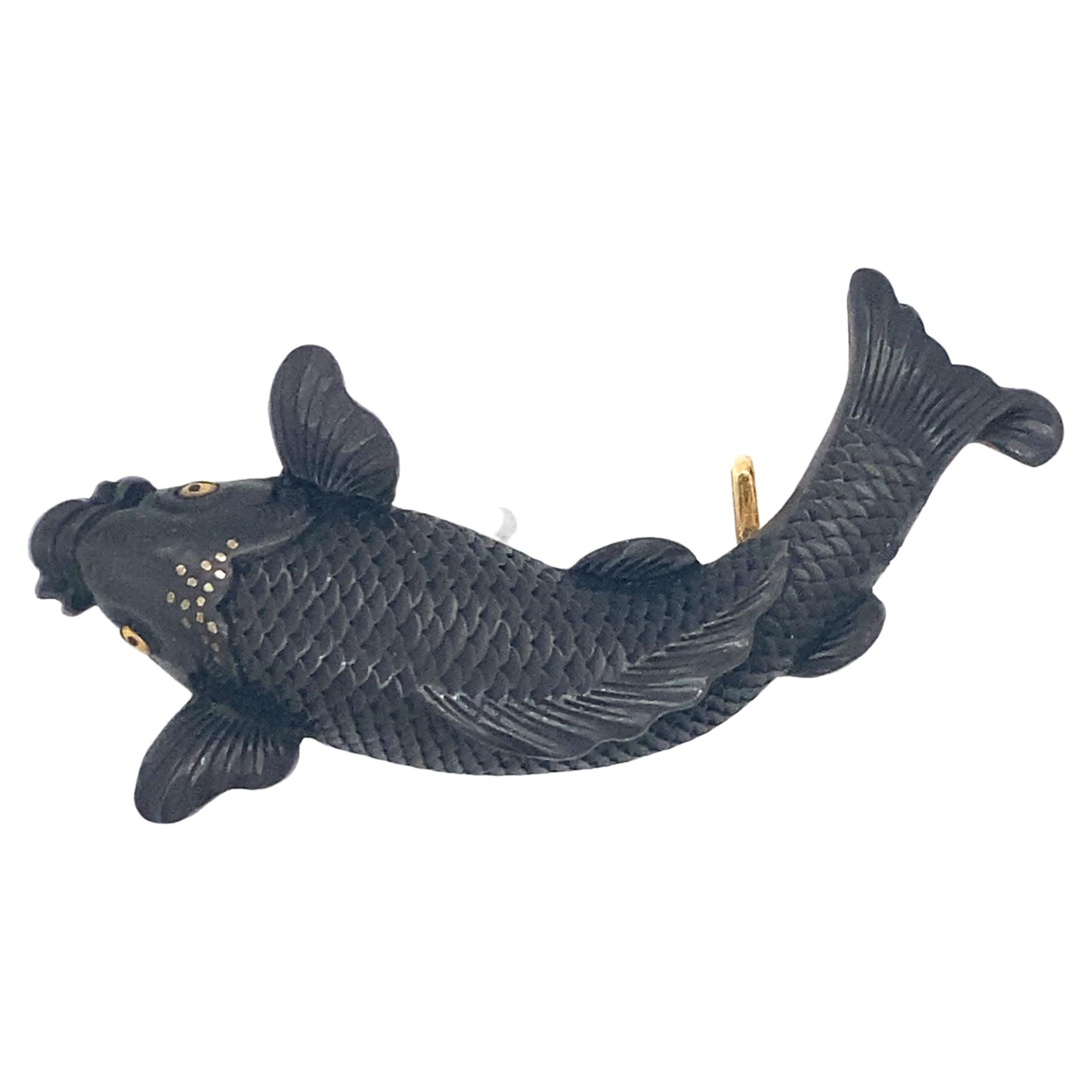 Circa 1970s Asian Onyx Koi Fish Pendant in 18 Karat Gold For Sale