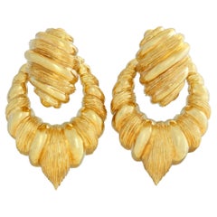 Circa 1970
s, Collectible Henry Dunay 18Kt Yellow Gold "Door Knocker" Drop