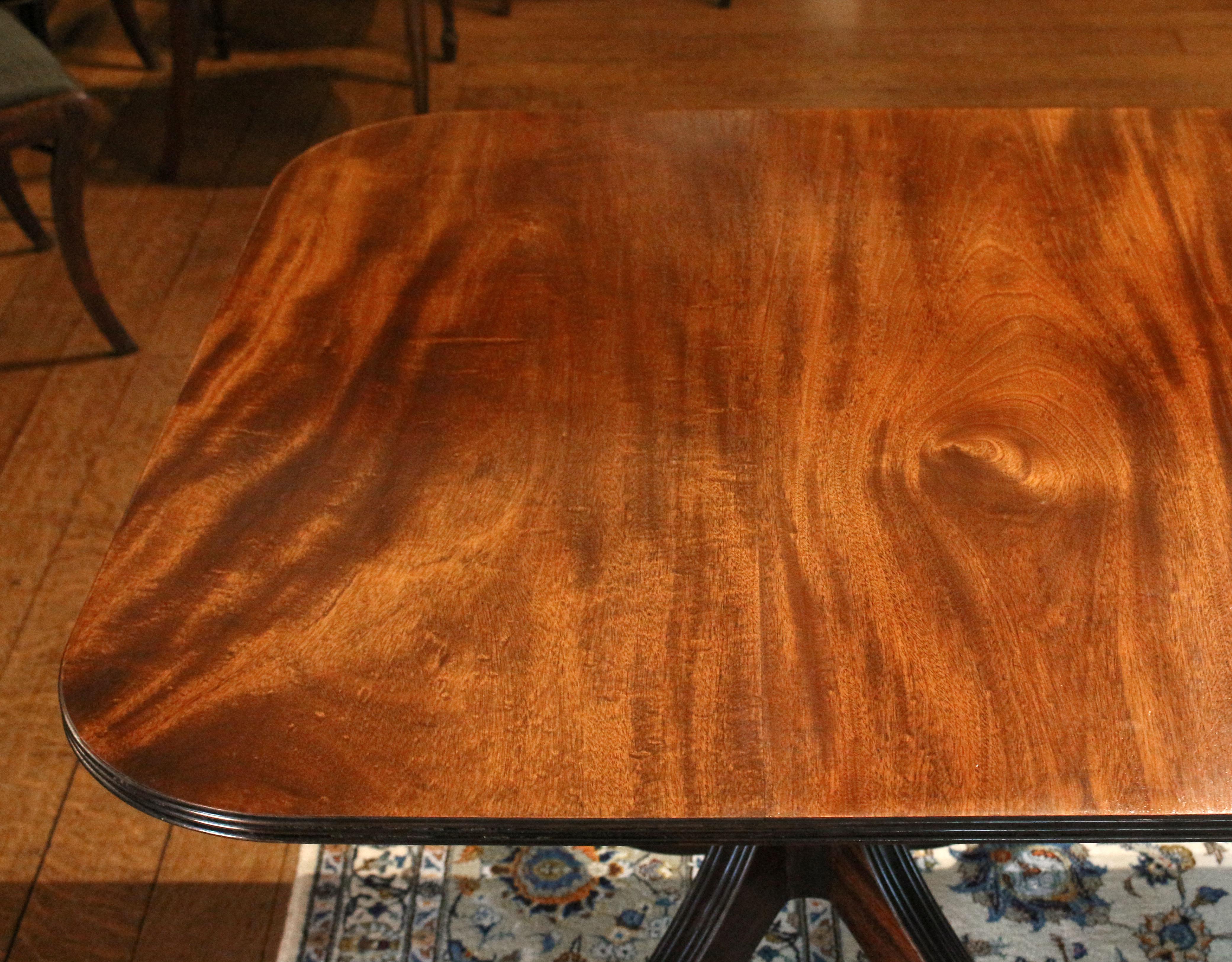 Circa 1970s Georgian Style English Dining Table by Millwood Cabinetmakers 4