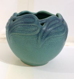 Circa 1970s Van Briggle, Colorado Springs Pottery Vase