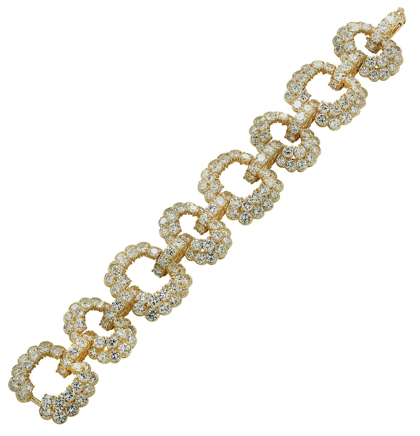 Circa 1970s Van Cleef & Arpels 40 Carat Diamond Link Bracelet In Excellent Condition In Miami, FL