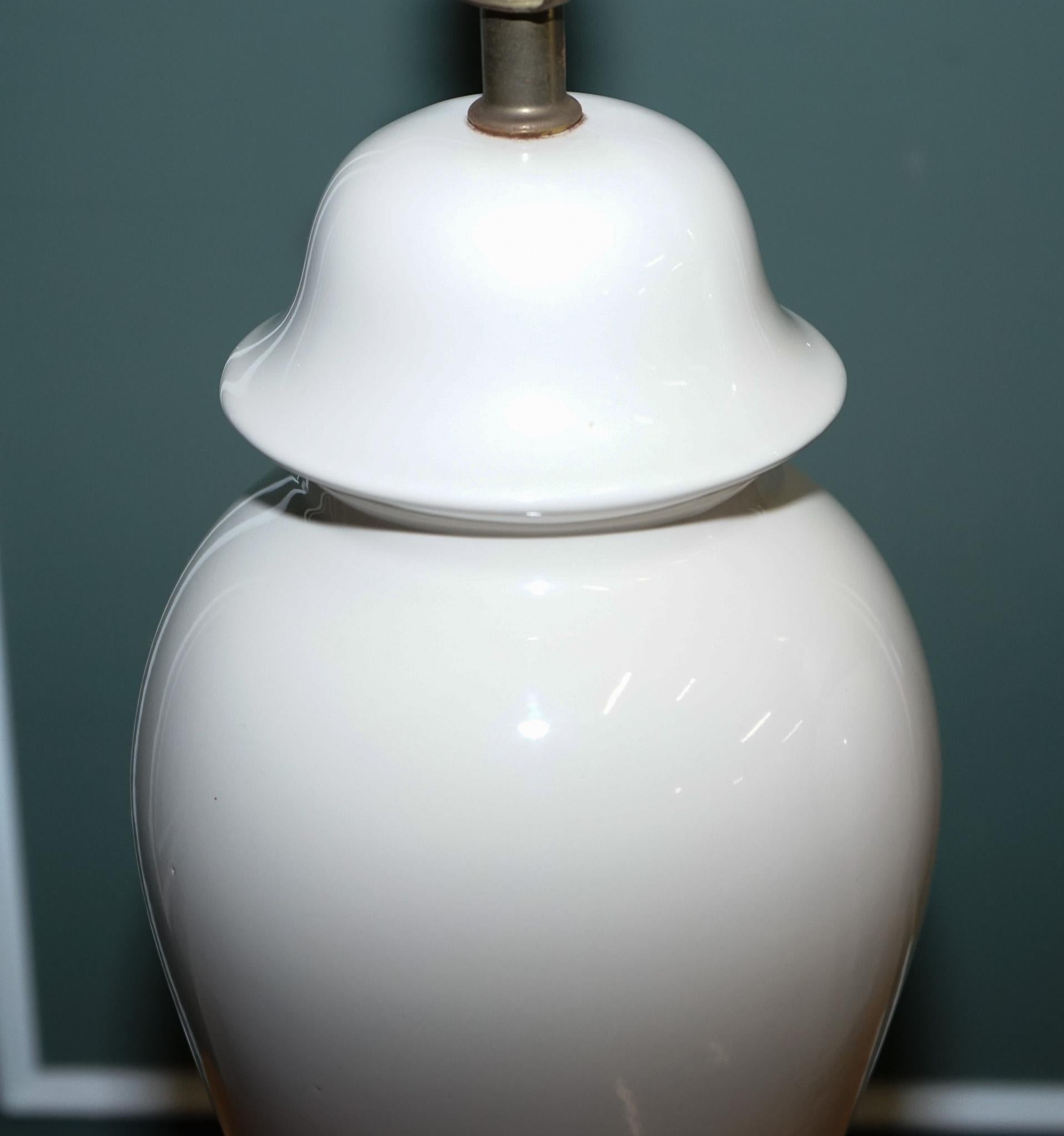 circa 1970s Vintage Cream Coloured Porcelain Pair of Lamps For Sale 8