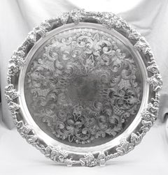 Salverino in argento "Vintage" di Taunton Silversmith, Ltd., 1975 circa.