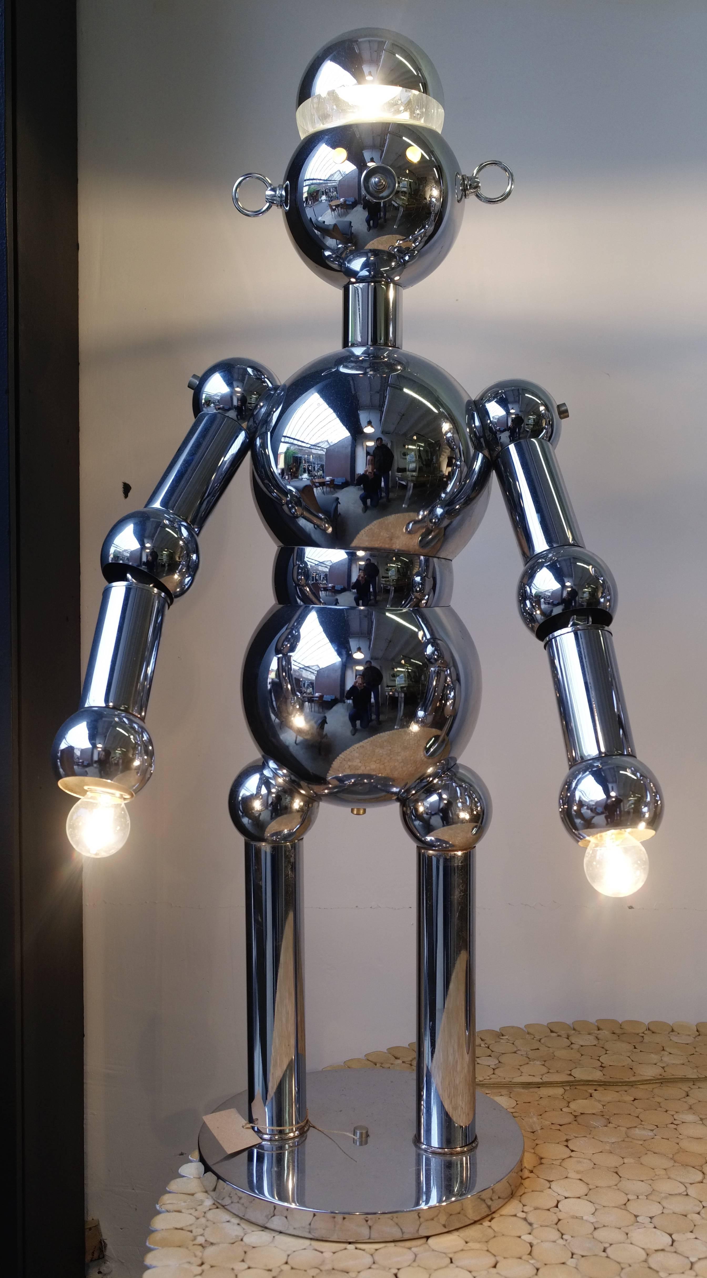 American Pair of Lamps, Male and Female Robots, Torino Lamps, Chromed Metal, circa 1980 For Sale