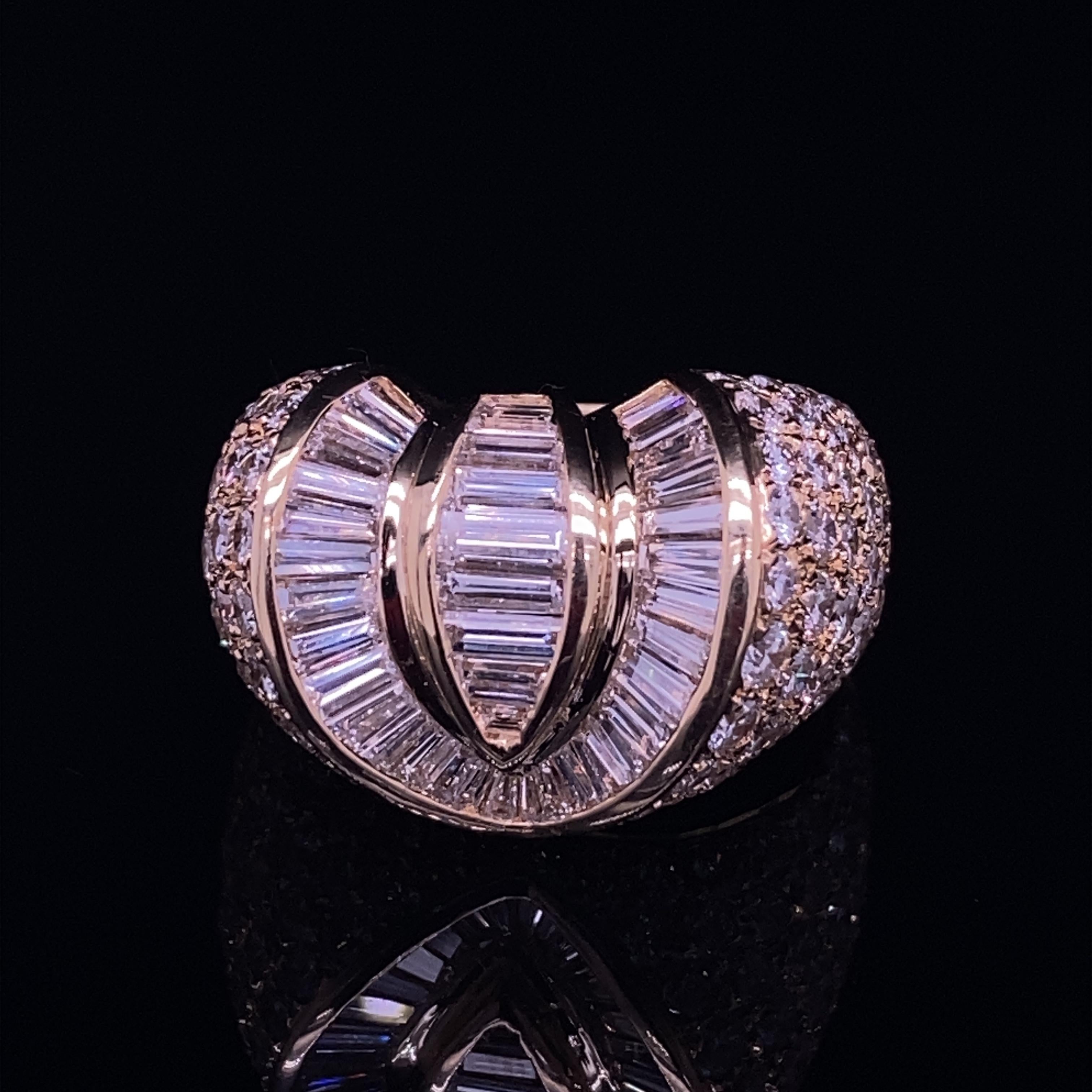Circa 1980s 7.0 Ctw Diamond Statement Ring in 18K Gold For Sale 2