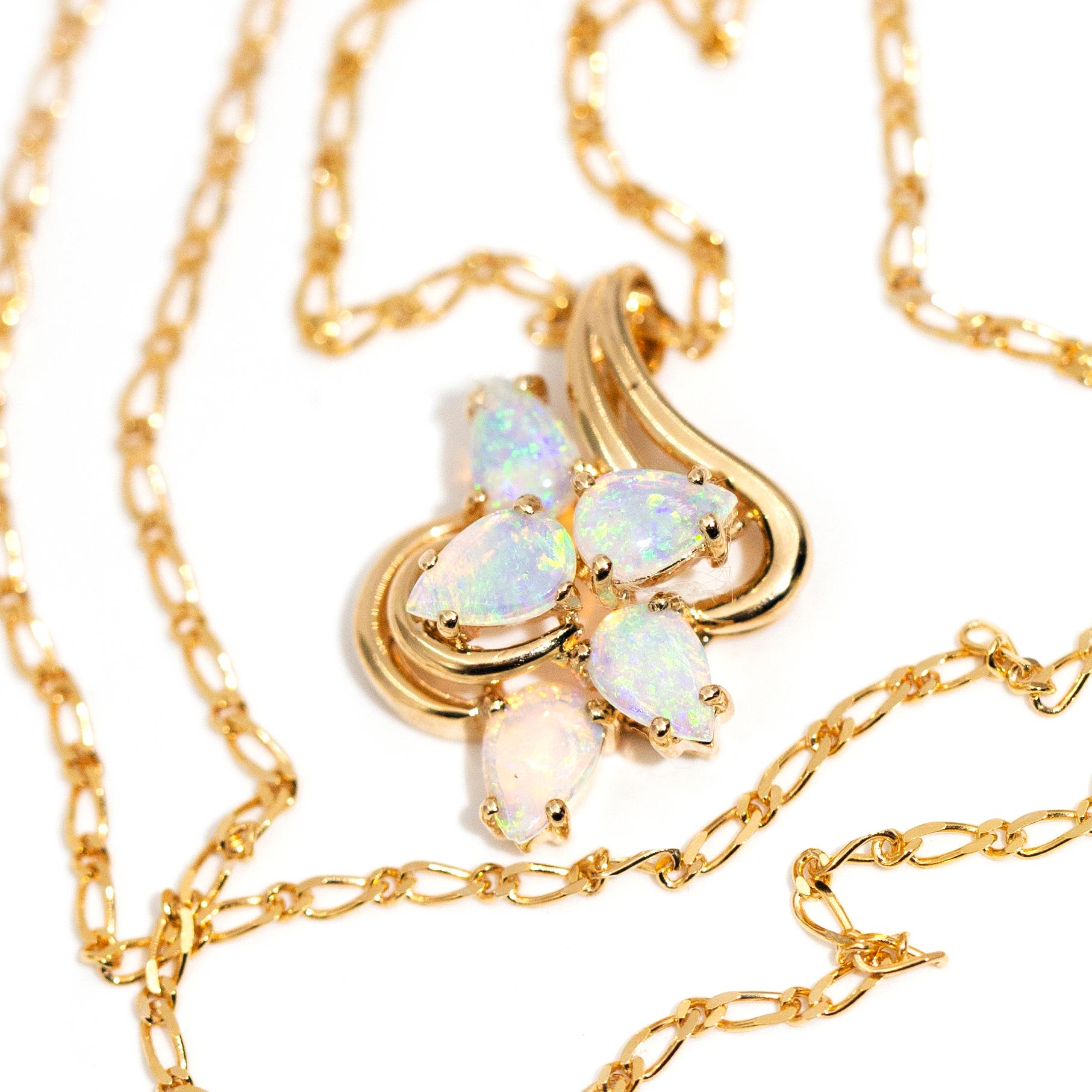 Moderne Vers 1980, pendentif en or 9 carats avec chaîne et grappe d'opales australiennes en cristal
