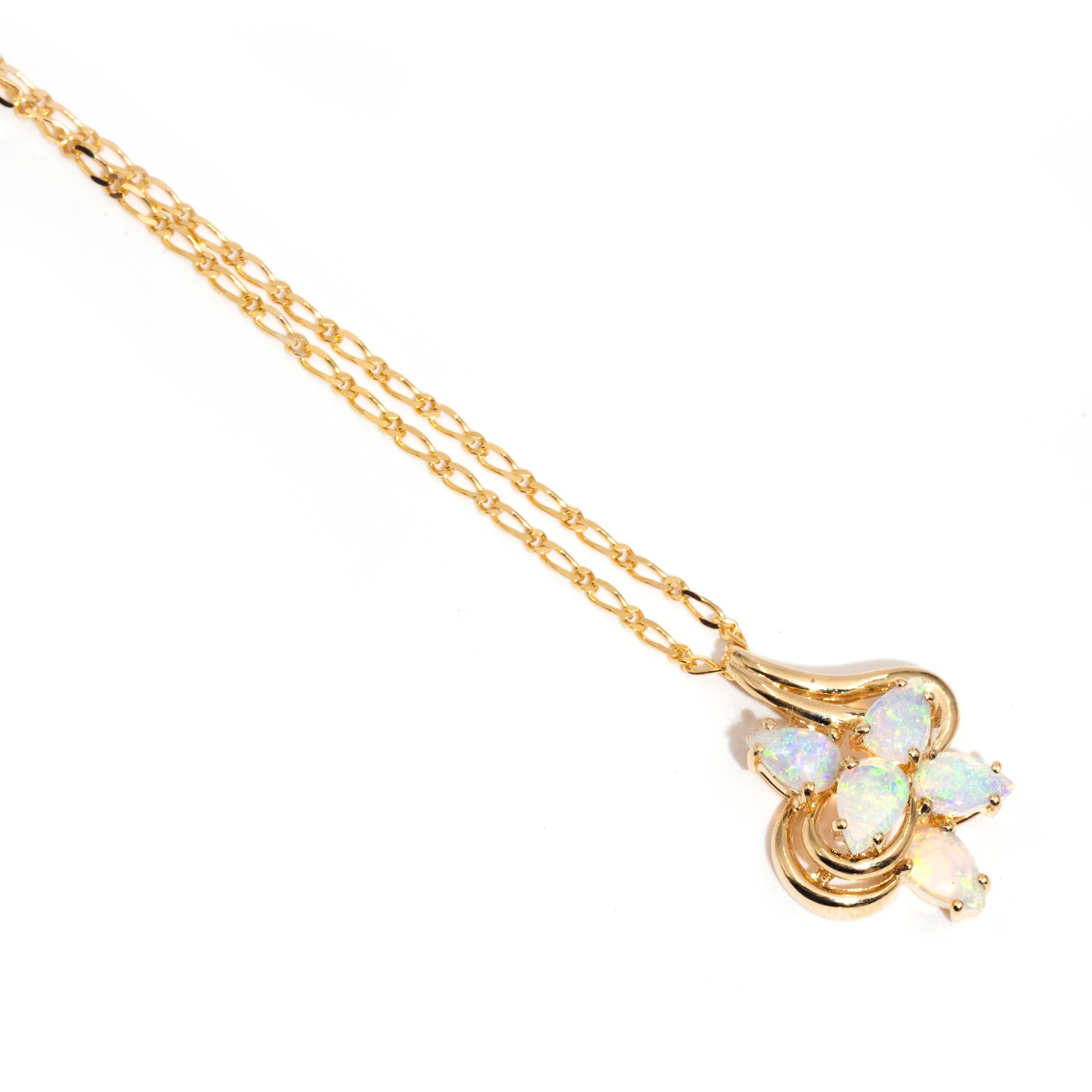 Vers 1980, pendentif en or 9 carats avec chaîne et grappe d'opales australiennes en cristal Bon état à Hamilton, AU