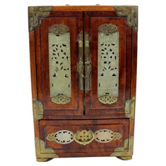 CIRCA 1980s Chinesisch Tischplatte Schmuck Kommode oder Kabinett