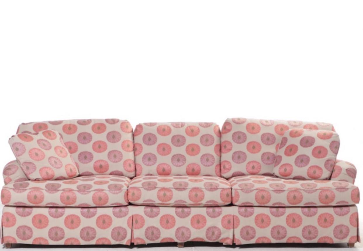CIRCA 1980er Jahre Custom gepolstert drei Sitz Sofa in der Art von Donghia im Angebot 1