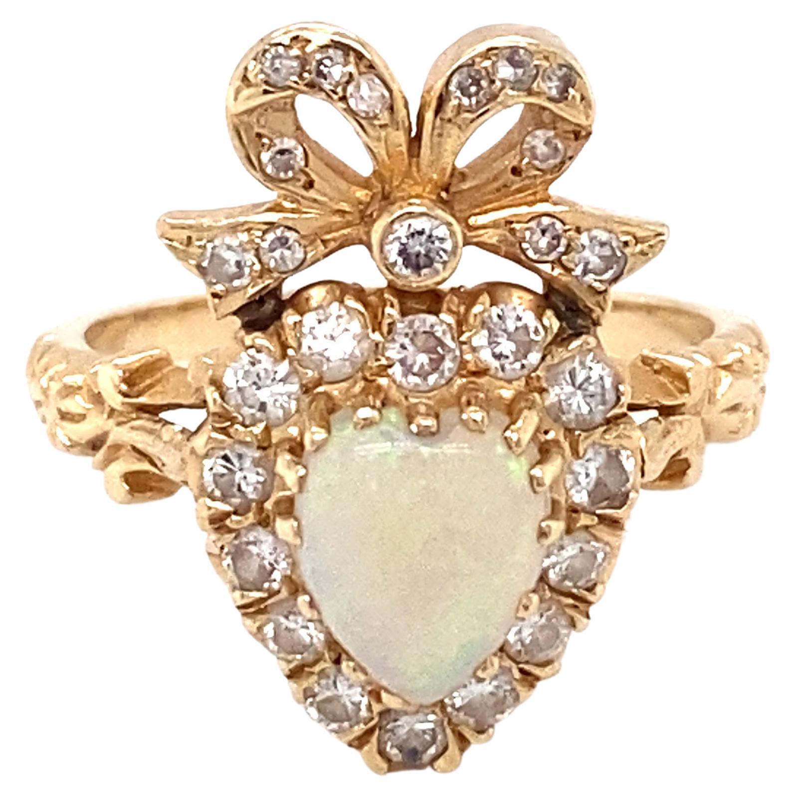 Bague de style géorgien des années 1980 en or 14 carats avec opale en forme de cœur et diamants