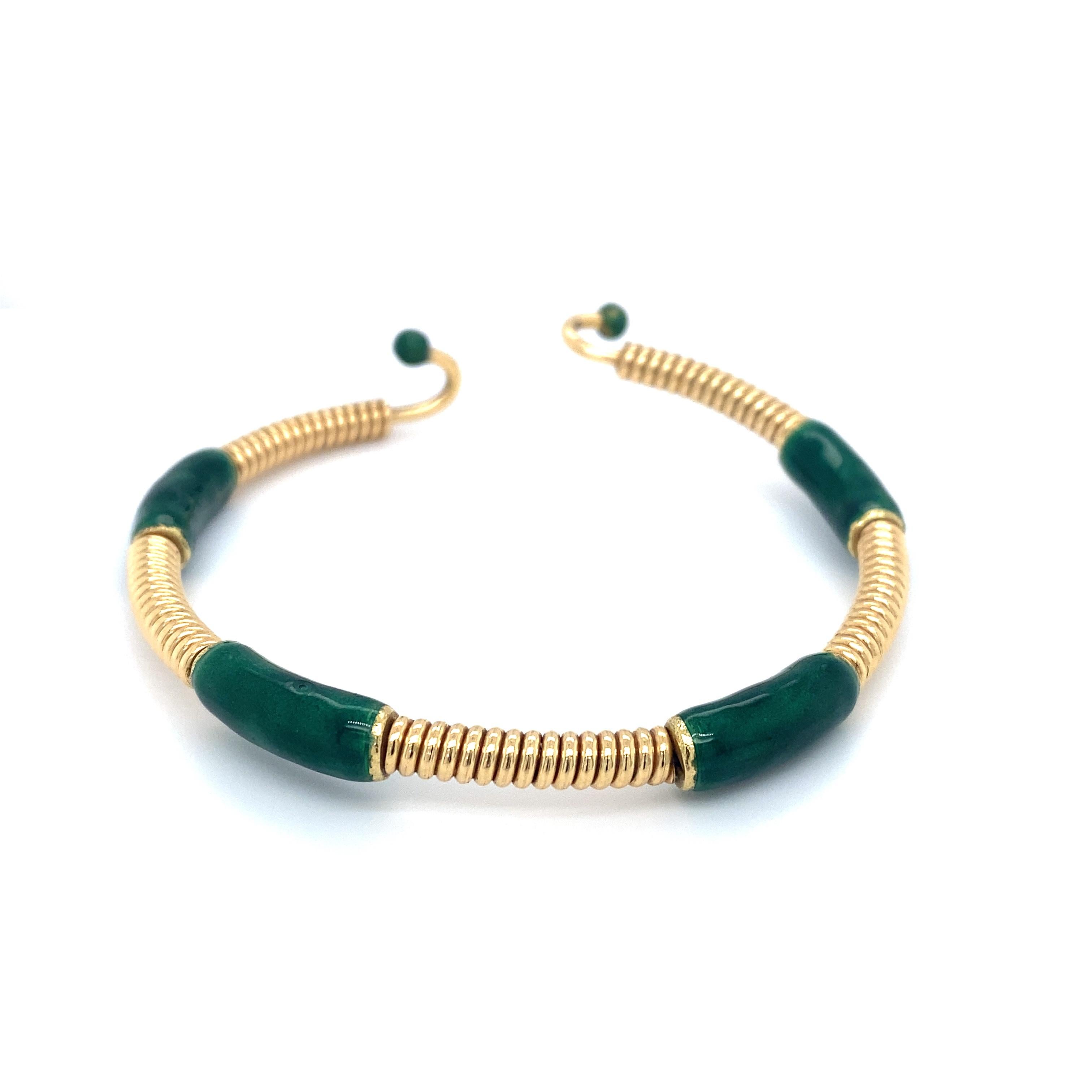 Circa 1980s GUCCI Green Enamel Coil Bracelet in 18 Karat Gold For Sale 1