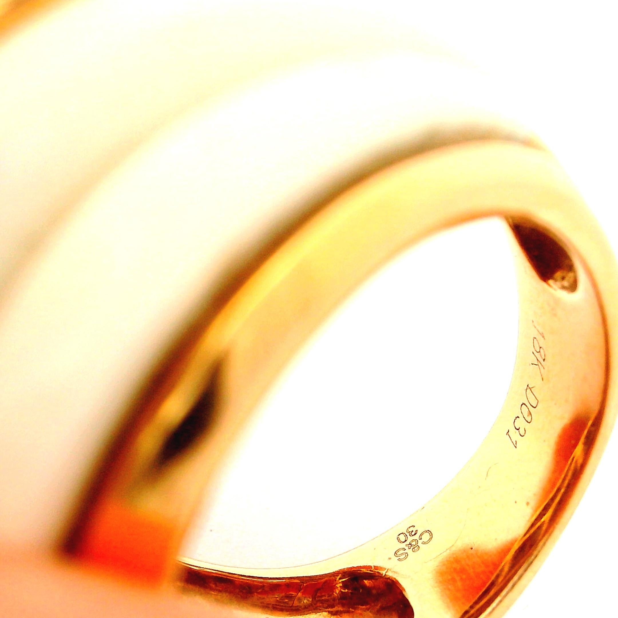 Zeitgenössischer 18K Rose Gold geriffelter weißer Korallen-Kuppelring mit Diamantband im Angebot 12
